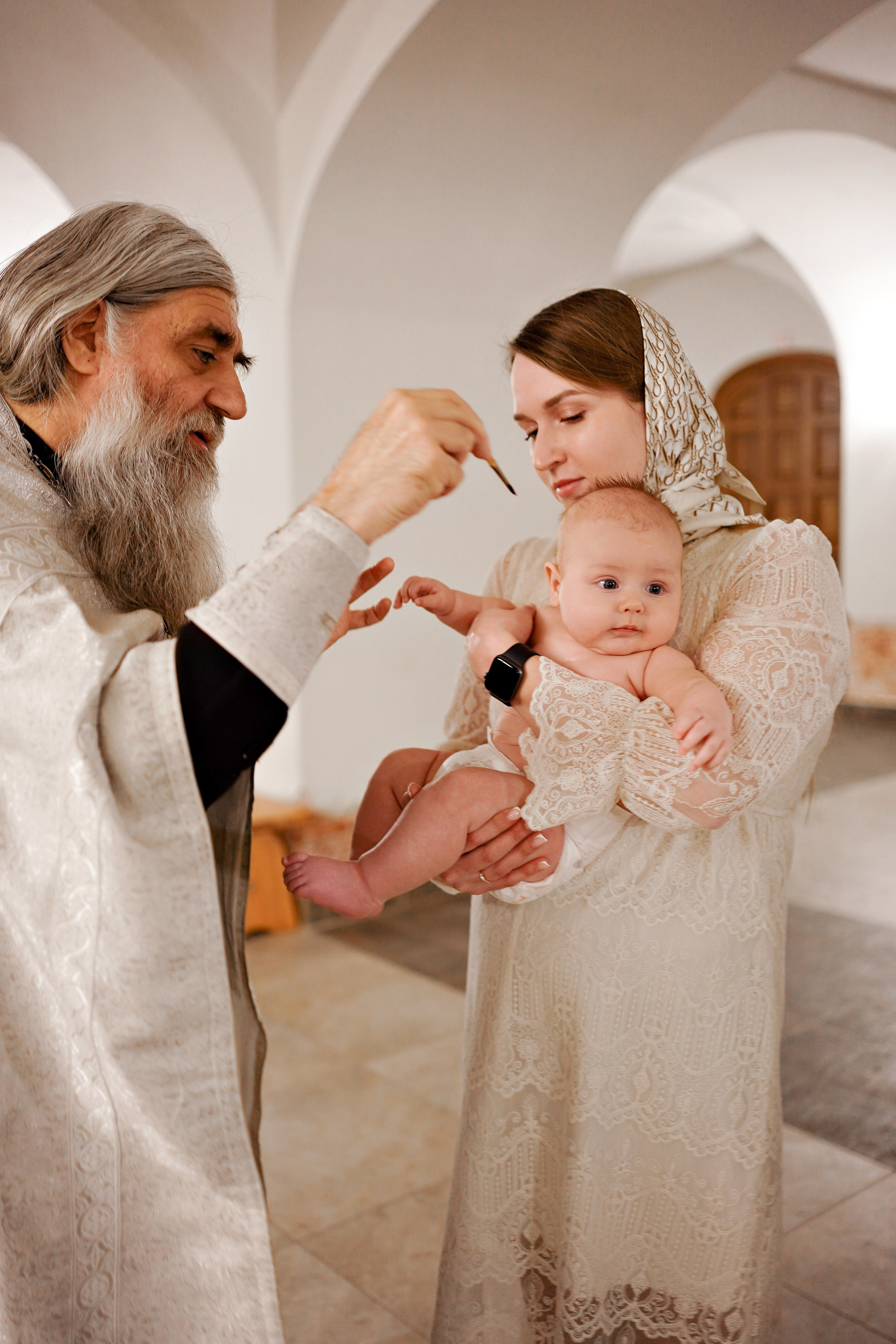 Таинство Крещения в храме Живоначальной Троицы в Троицке. Семейный и детский фотограф в Москве Екатерина Офицерова