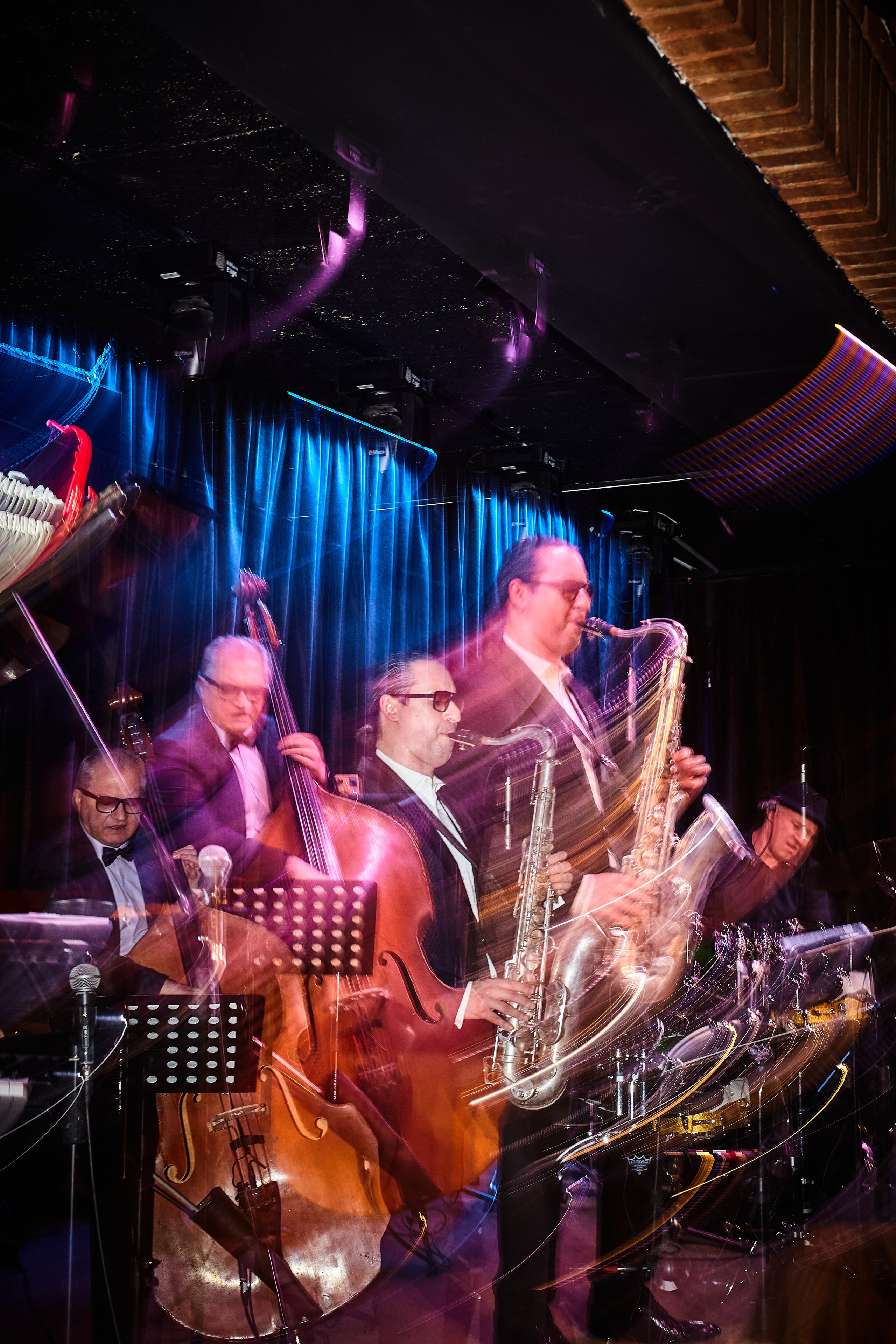 Бэкстейдж для джазовой группы «4 Brothers». Главная