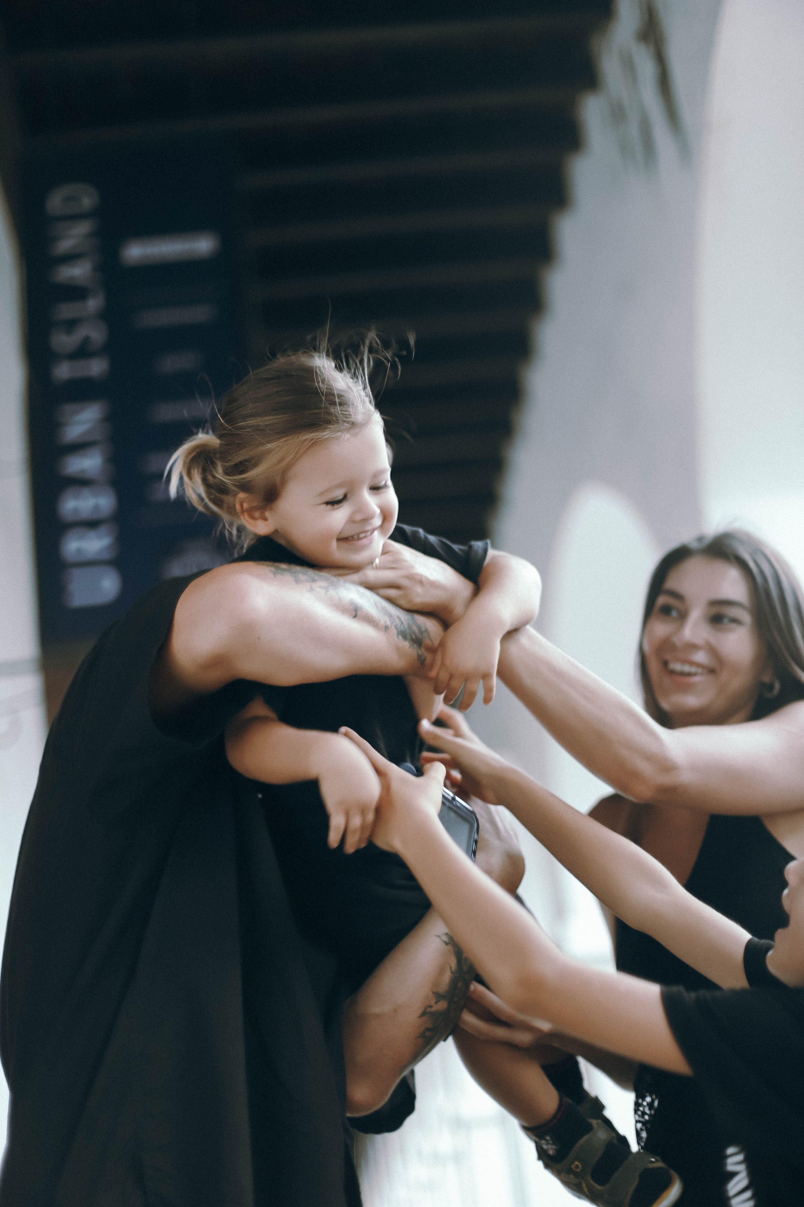 «Играем и фотографируемся в Галле: яркие эмоции на фоне океана»