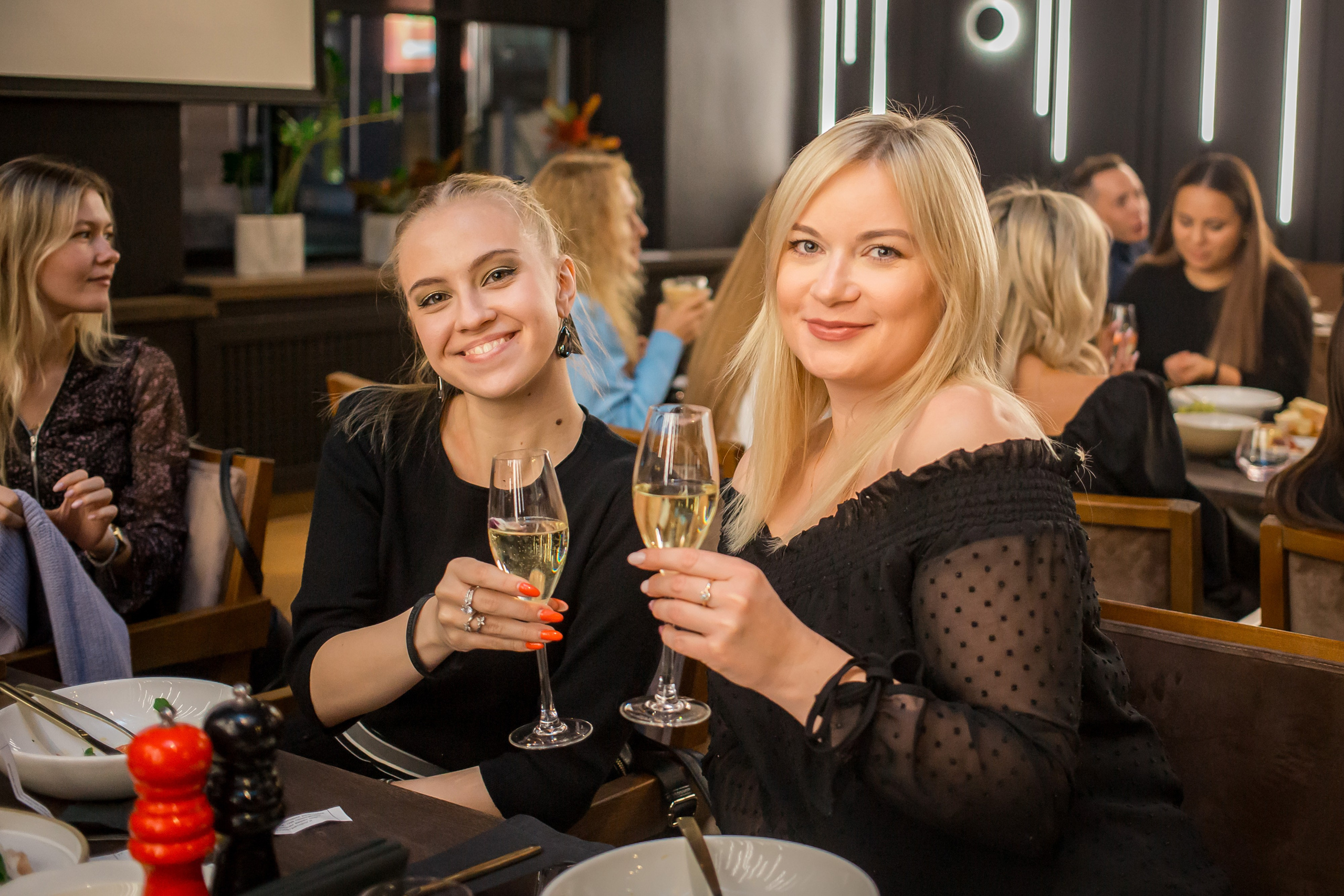 Корпоратив в RIBS. Фотографиня Мария Дикова