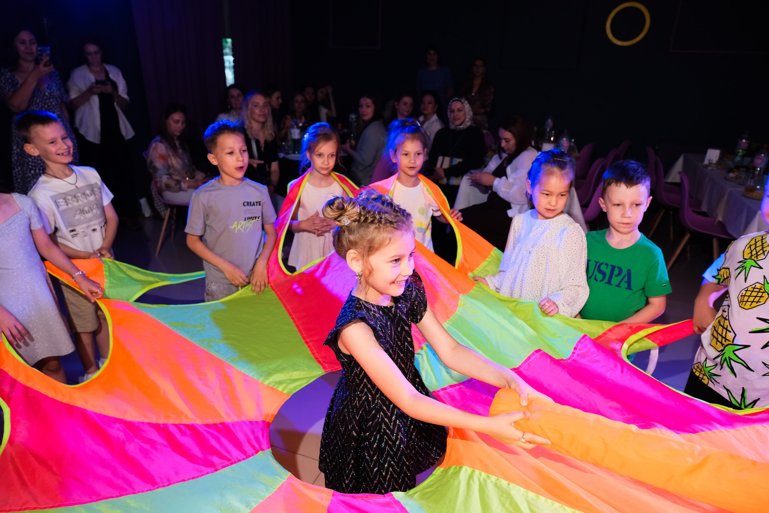 Детский сад. Выпуск. Вечер. Фотограф Анатолий Деникин