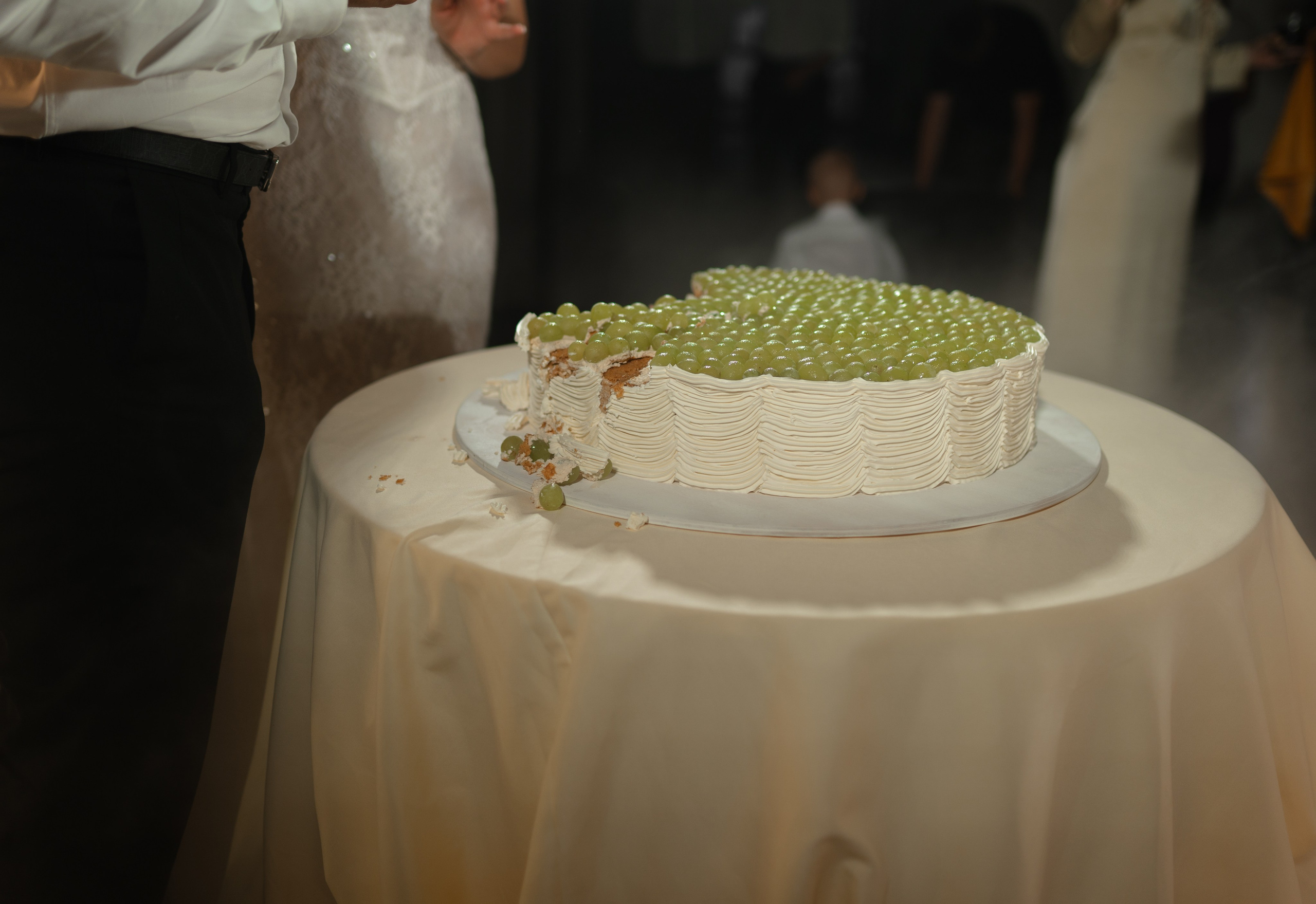 Свадебная прогулка. Фотограф Виолетта Матевосян