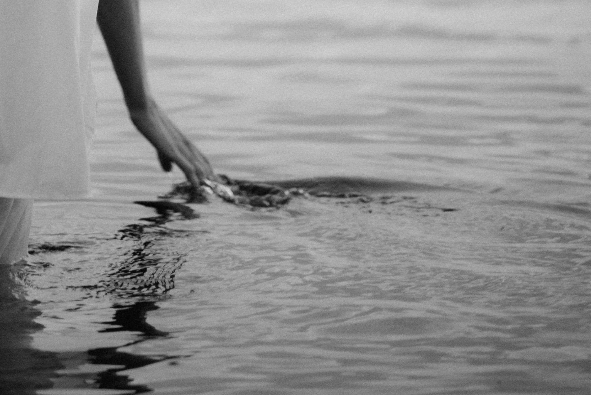 Свадебная фотосессия в Щелкино ,Бухта Космонавтов. Выездная церемония на берегу моря Крым. Свадебный и семейный фотограф и видеограф, Крым, Москва, Санкт -Петербург