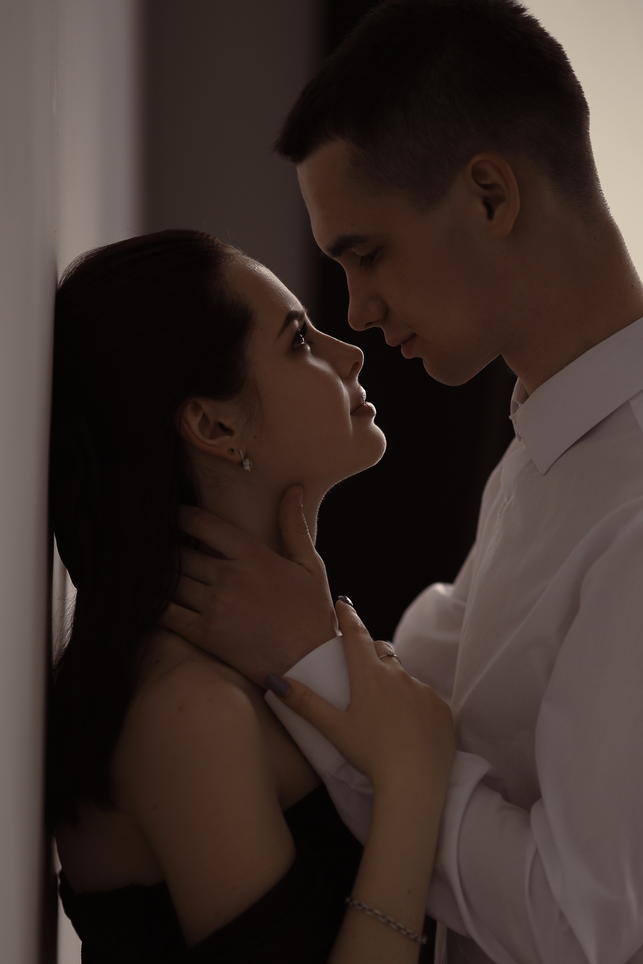 Стильная студийная фотосессия для влюбленных пар в Москве. Профессиональный фотограф в Москве. Елена Шуваева