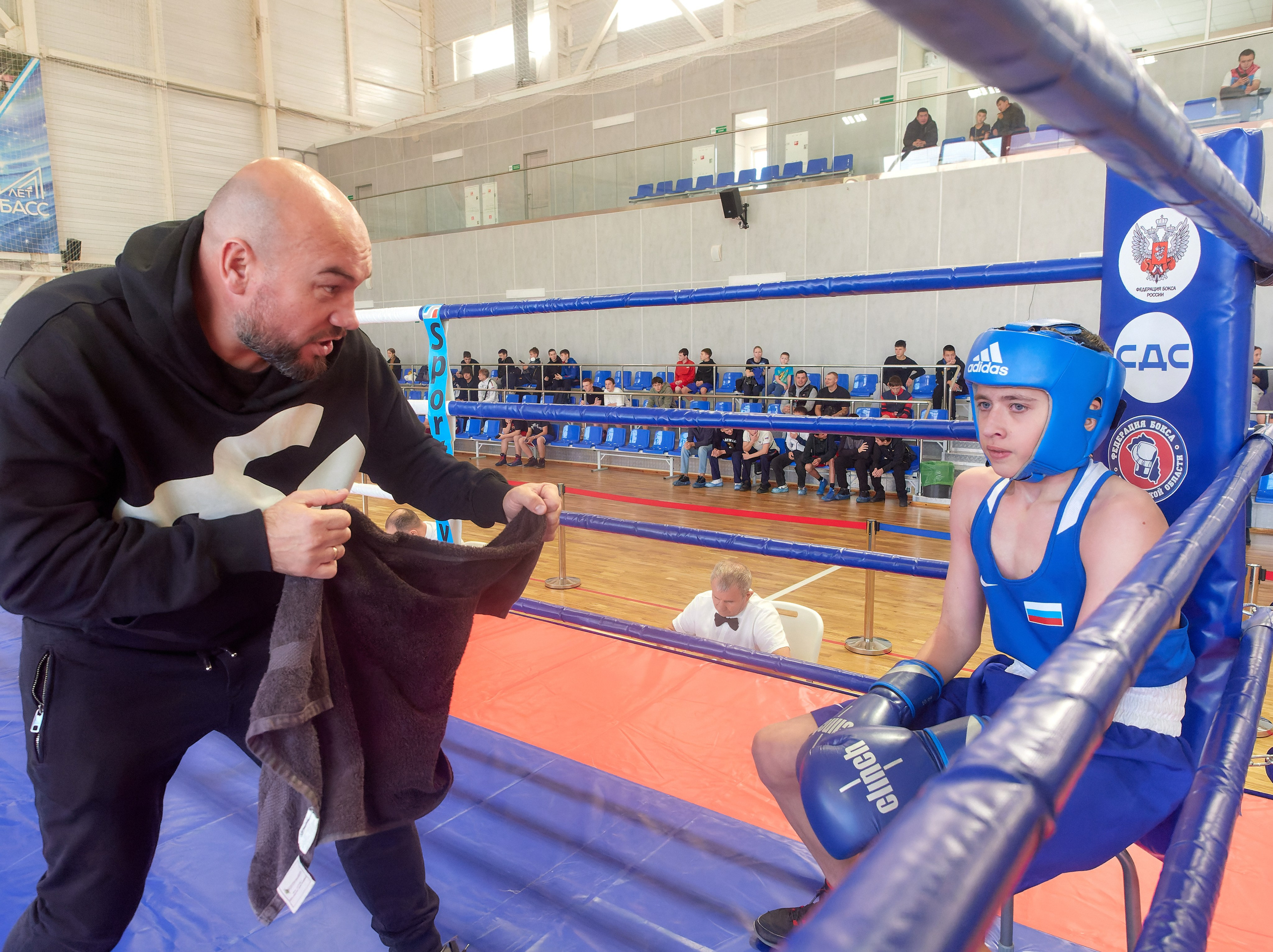 Открытие турнира по боксу памяти героя Советского Союза Михаила Крюкова. Семейный и детский фотограф в Междуреченск Олег Бамбульский