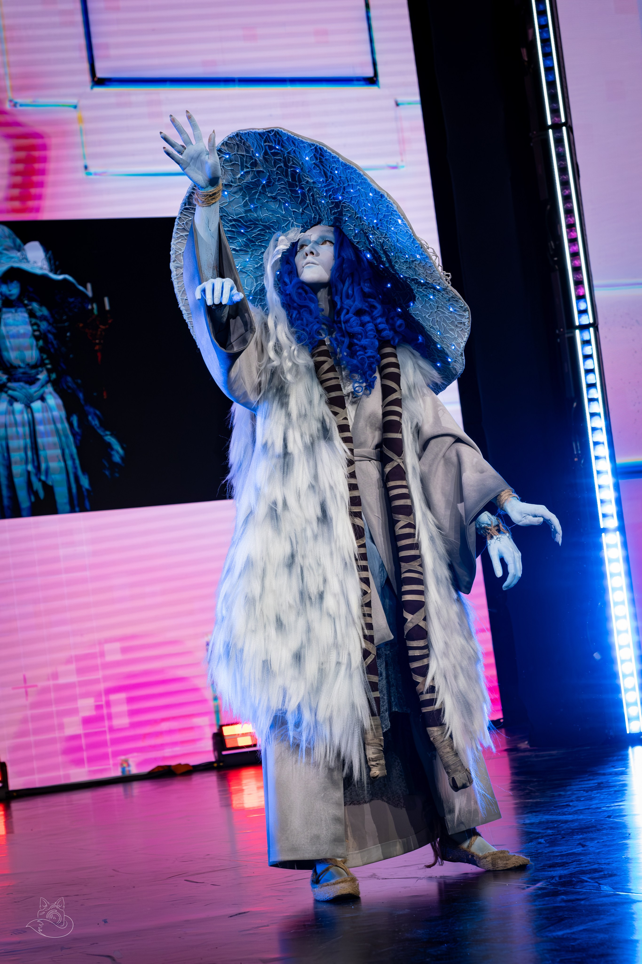 Сцена РЭД ЭКСПО 2024. Косплей фотограф