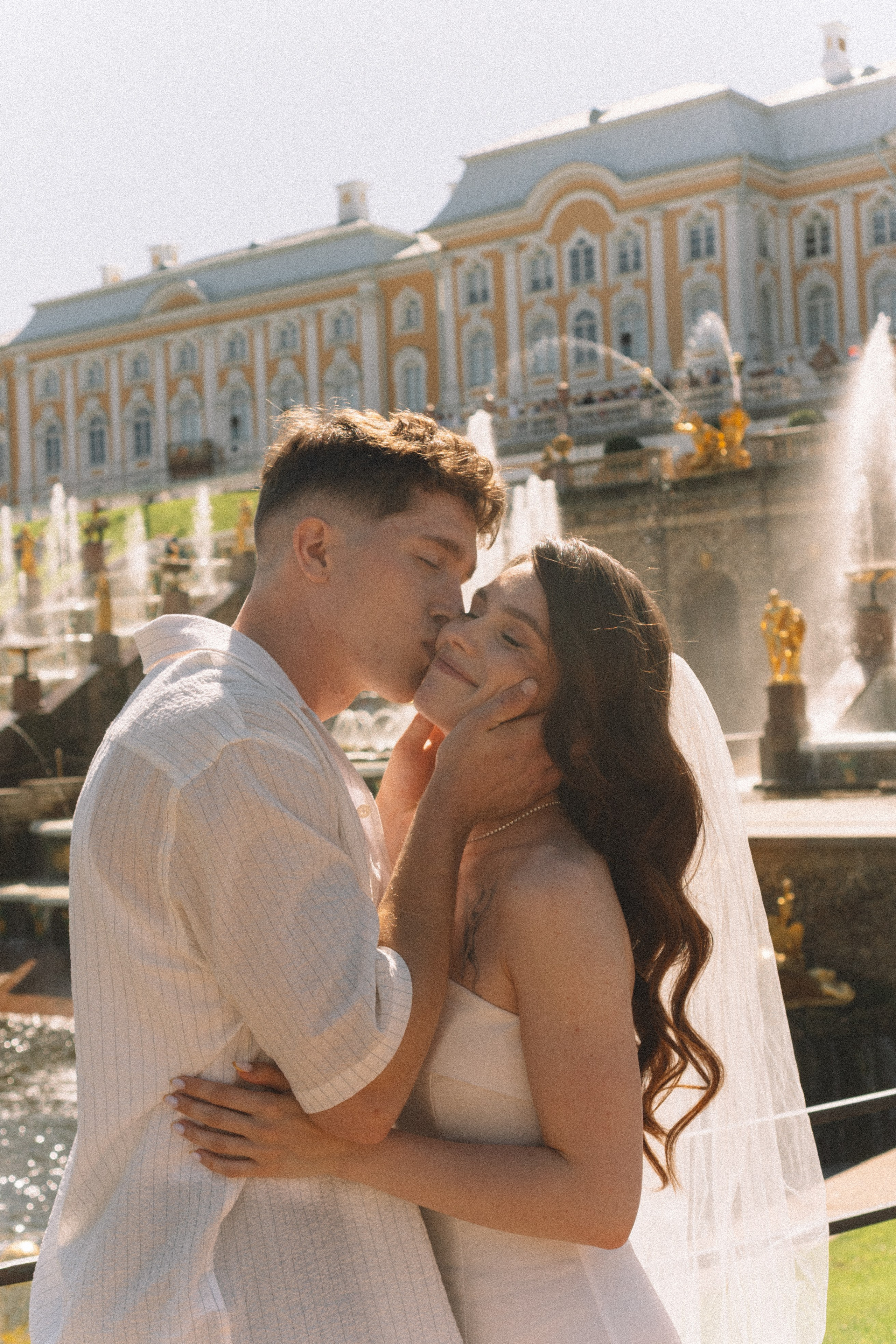 СВАДЕБНАЯ СЬЕМКА В ПЕТЕРГОФЕ И СЬЕМКА РЕПОРТАЖА В ЗАГСЕ ПЕТЕРГОФА. Профессиональный фотограф, Санкт-Петербург — Виктория Богомолова