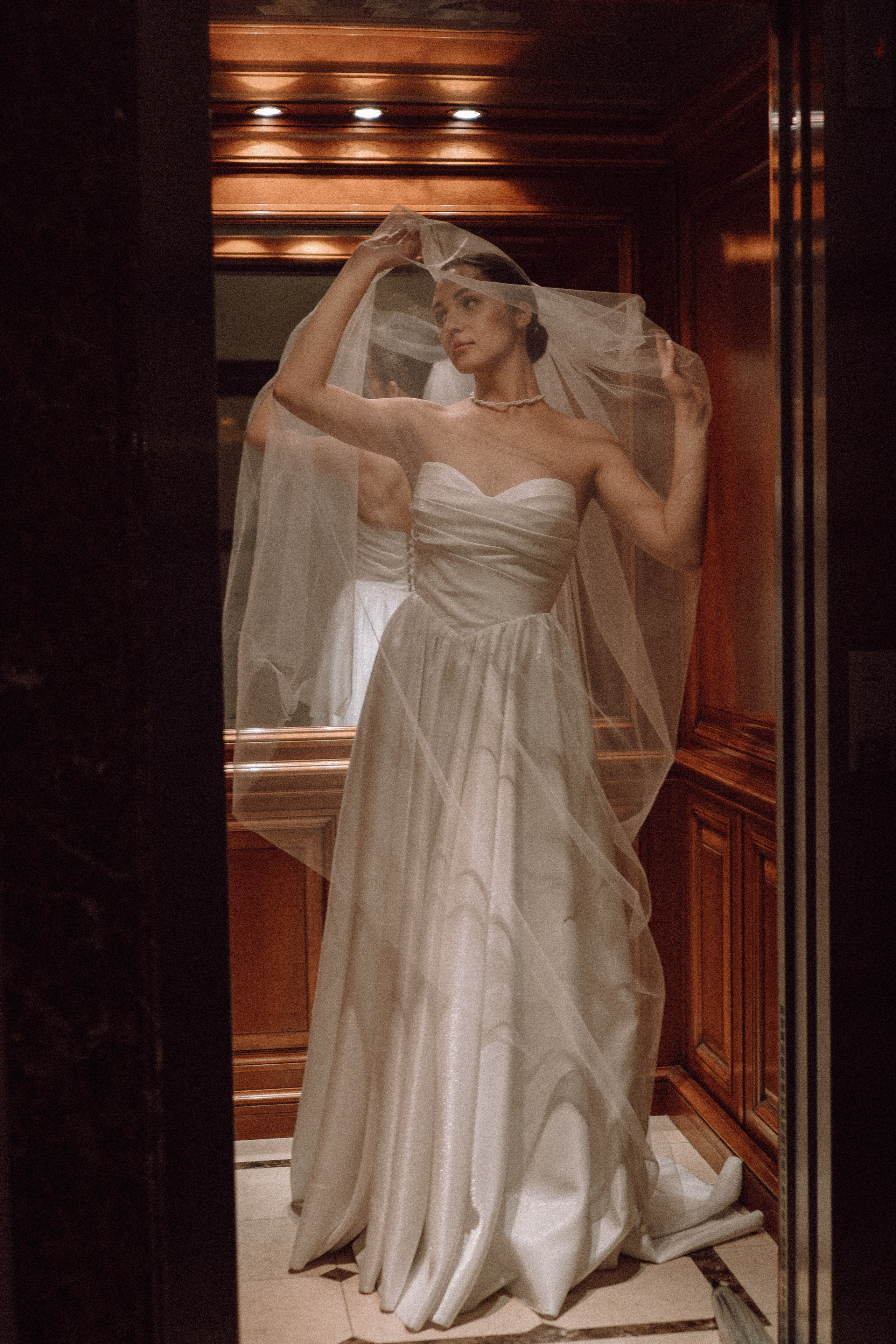 СВАДЕБНАЯ ПРОГУЛКА В САНТК-ПЕТЕРБУРГЕ (ИСАКИЕВСКИЙ СОБОР, ЗИМНЯЯ КАНАВКА, ЭРМИТАЖ И БОЛЬШАЯ МОРСКАЯ УЛИЦА). Профессиональный фотограф, Санкт-Петербург — Виктория Богомолова