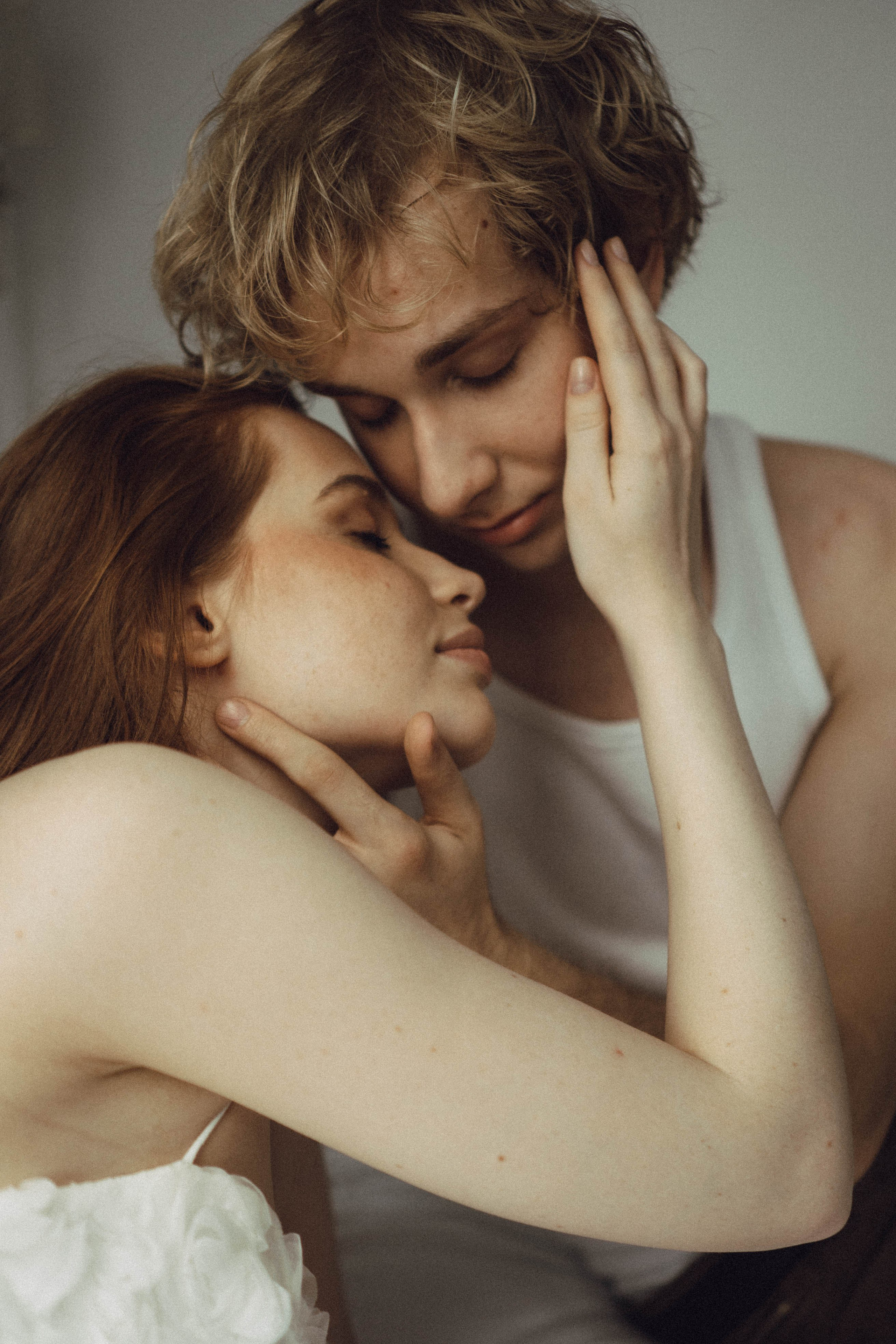 СВАДЕБНАЯ СЬЕМКА В ОТЕЛЕ. СБОРЫ ЖЕНИХА И НЕВЕСТЫ И ТАКЖЕ ТОР И ПОДГОТОВКА К ПРОГУЛКЕ. Профессиональный фотограф, Санкт-Петербург — Виктория Богомолова