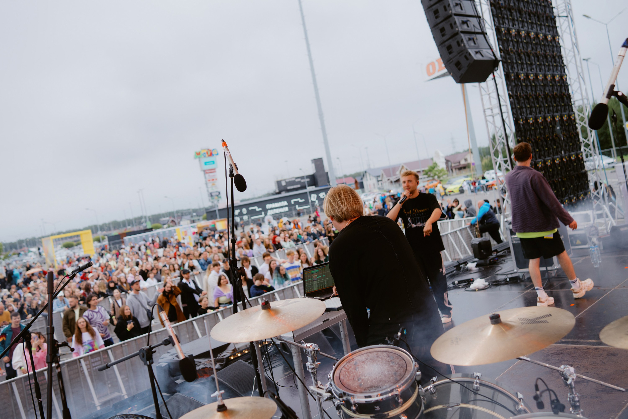 Dvor mega music festival. Photographer — ERASTOV