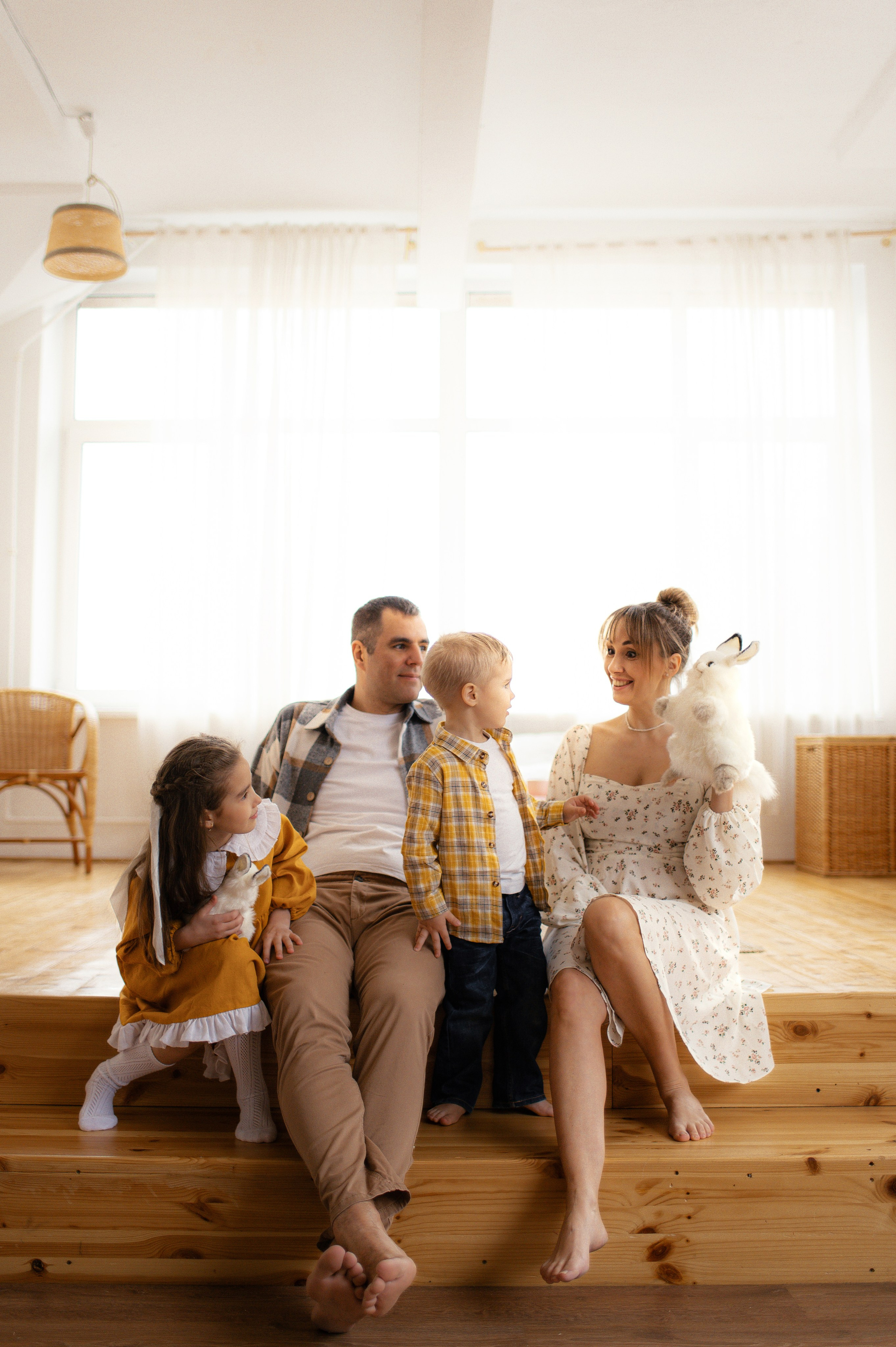 Семейная фотосессия в студии. Семейный и свадебный фотограф в Санкт-Петербурге Юлия Мельникова