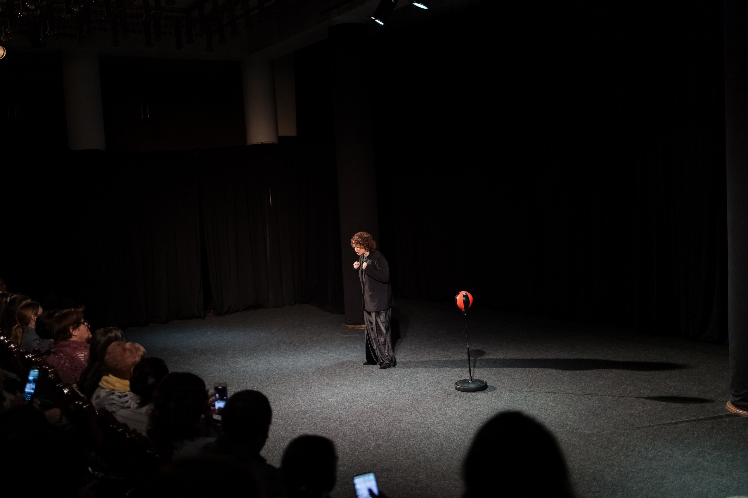 Спектакль. Свадебный фотограф