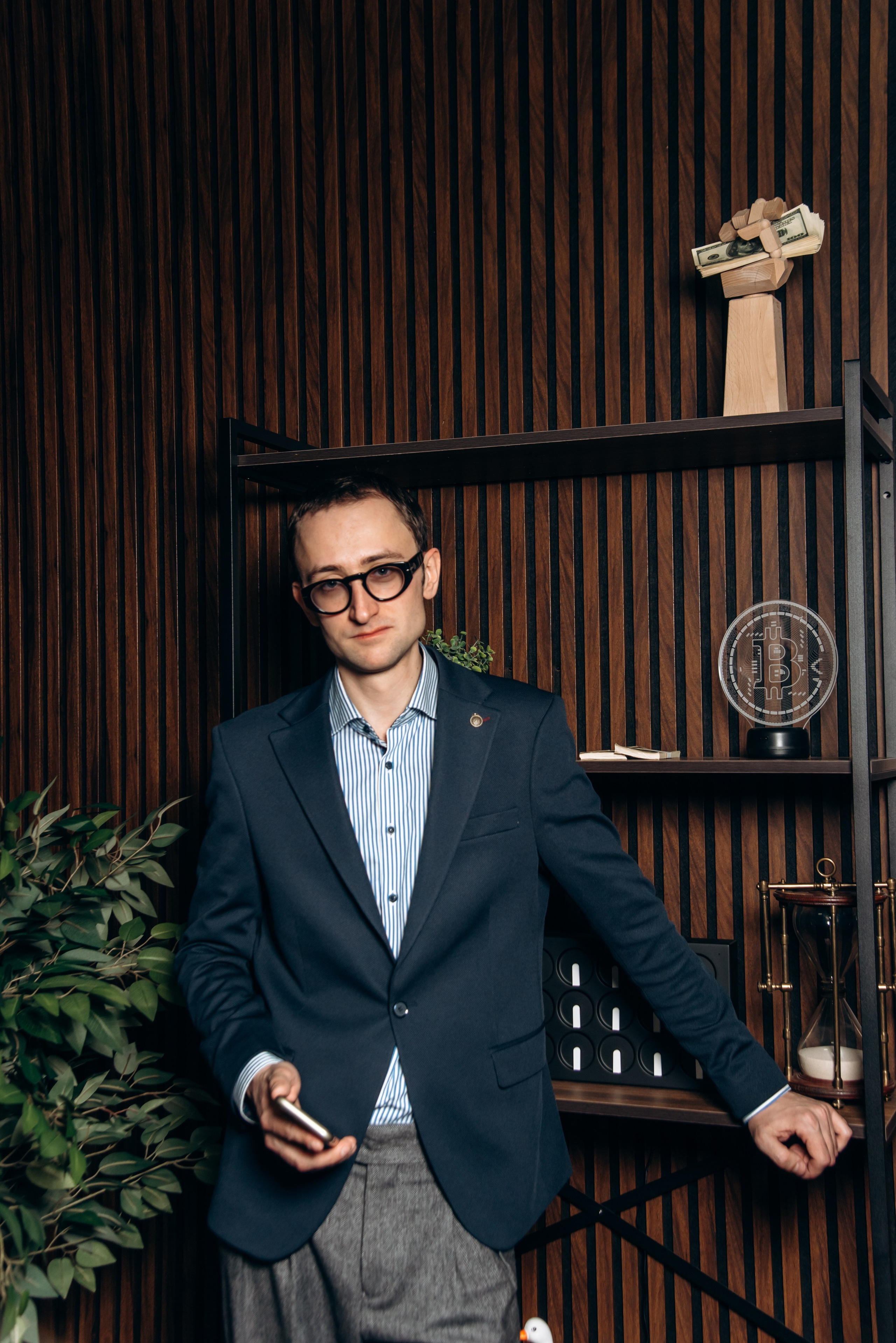 #деловойпортрет #бизнеспортрет #мужскойпортрет #профессиональныйпортрет #портретнаделовую #headshots #businessheadshot #corporateheadshot #геройнафото #студийнаяфотосессия #портретдлярезюме #портретдляLinkedIn #партнерскиепартнёры #мужскойстиль #деловойобраз