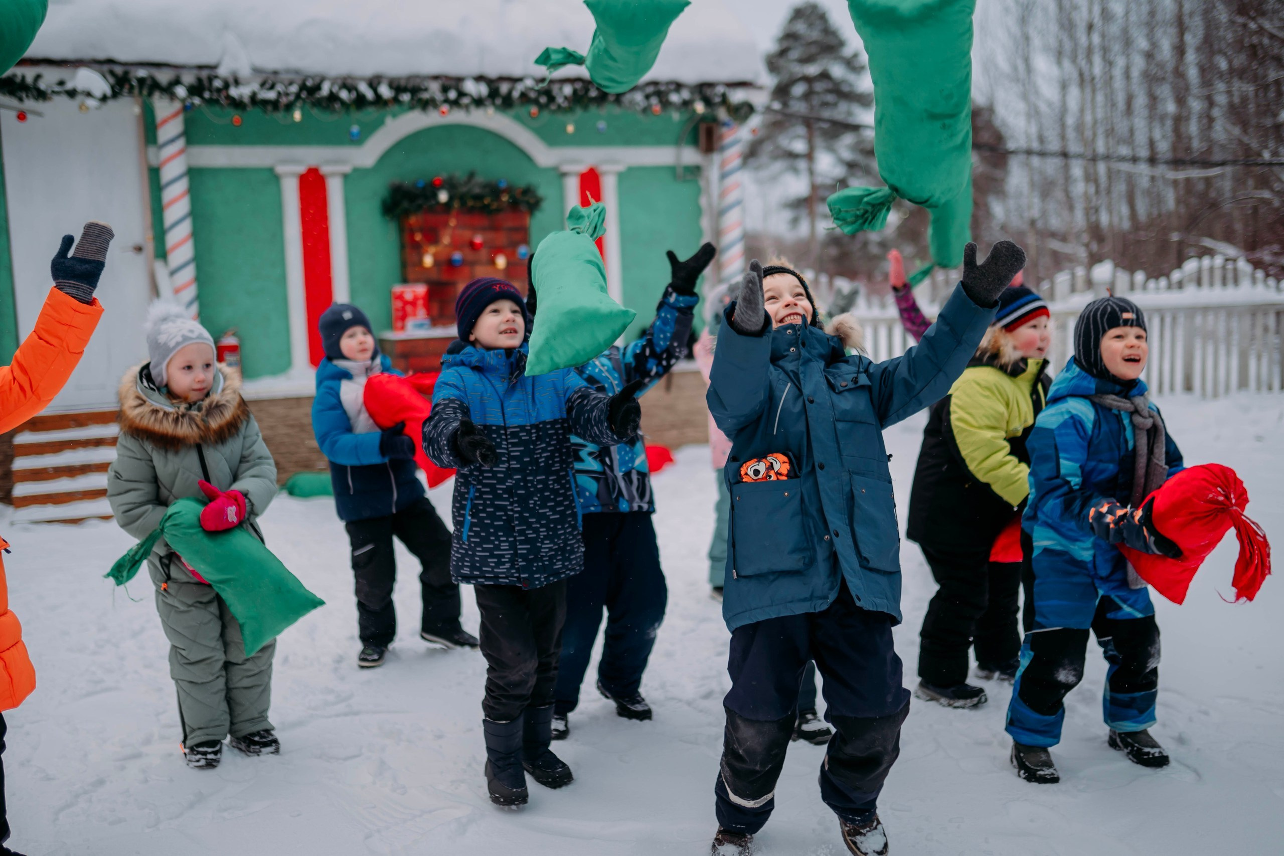 Репортажная съемка новогоднего мероприятия. Семейный и детский фотограф в Кирове Сильвия Михеева