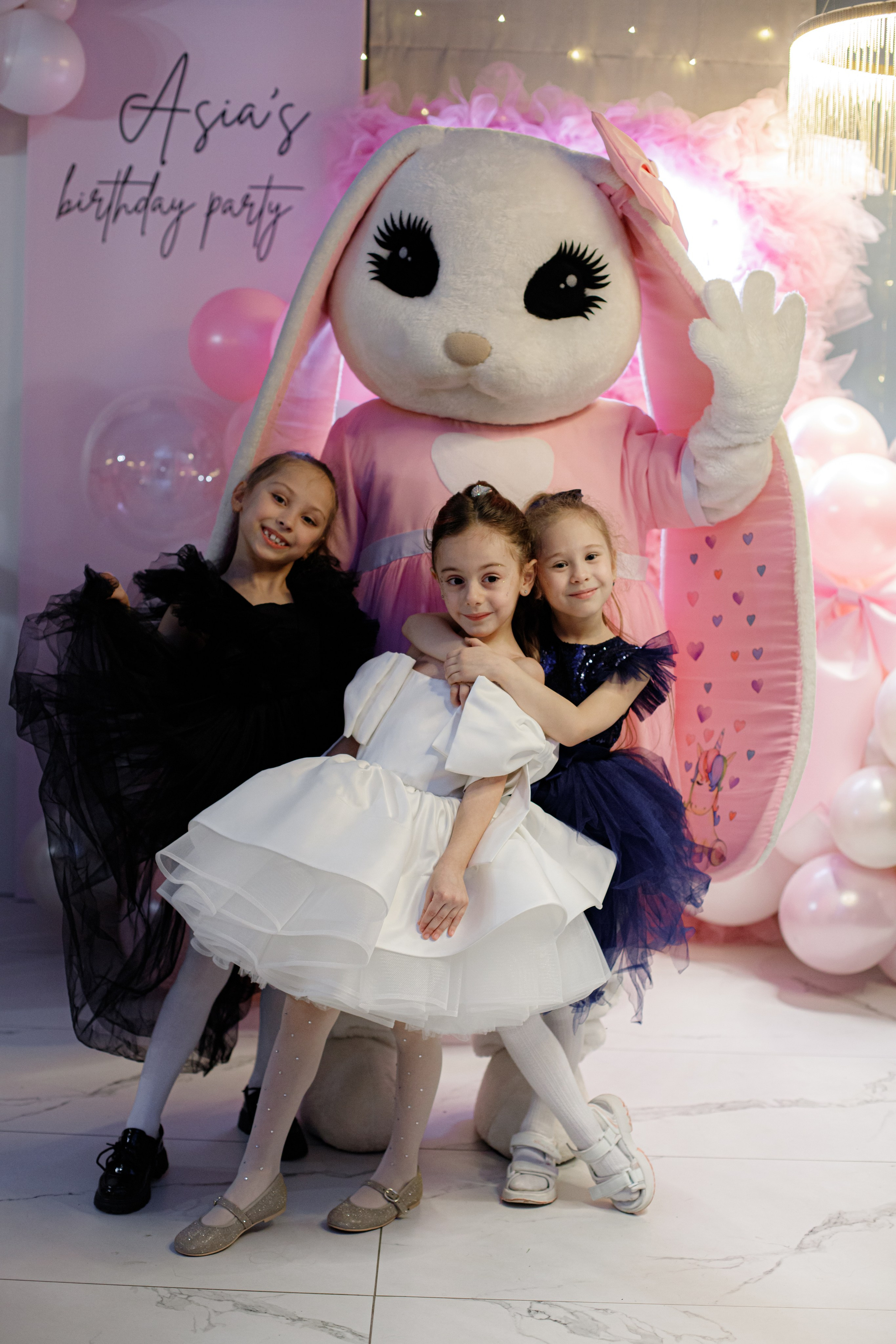 ASIA'S BIRTHDAY PARTY. Photokarish