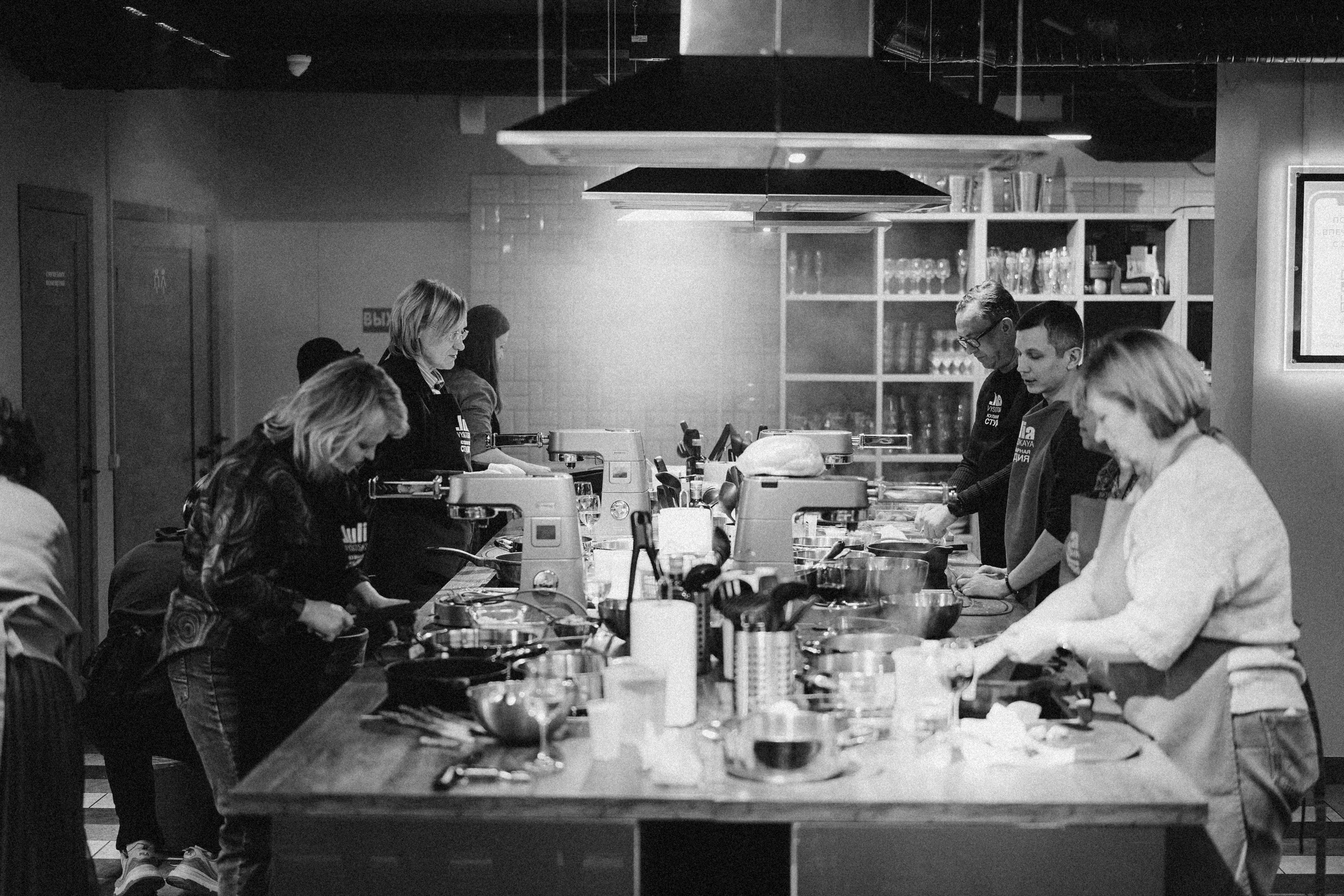 Репортаж с кулинарной студии Юлии Высоцкой. Портретный фотограф в Москве Илья Корненков