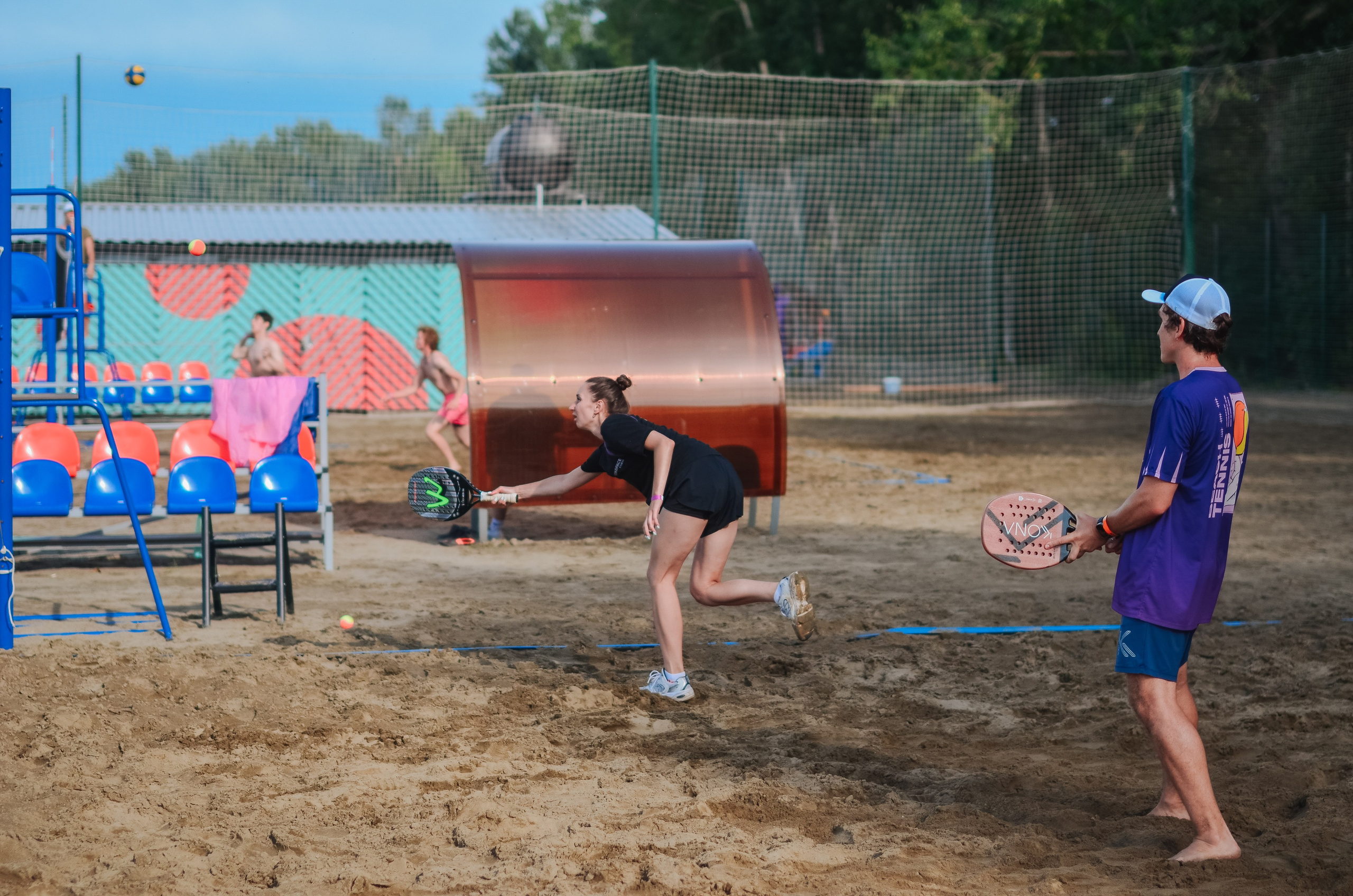 Фестиваль «Грань» 2025. Спортивная площадка. Денисова Аля — фотограф для парных съемок и индивидуальных историй в Барнауле