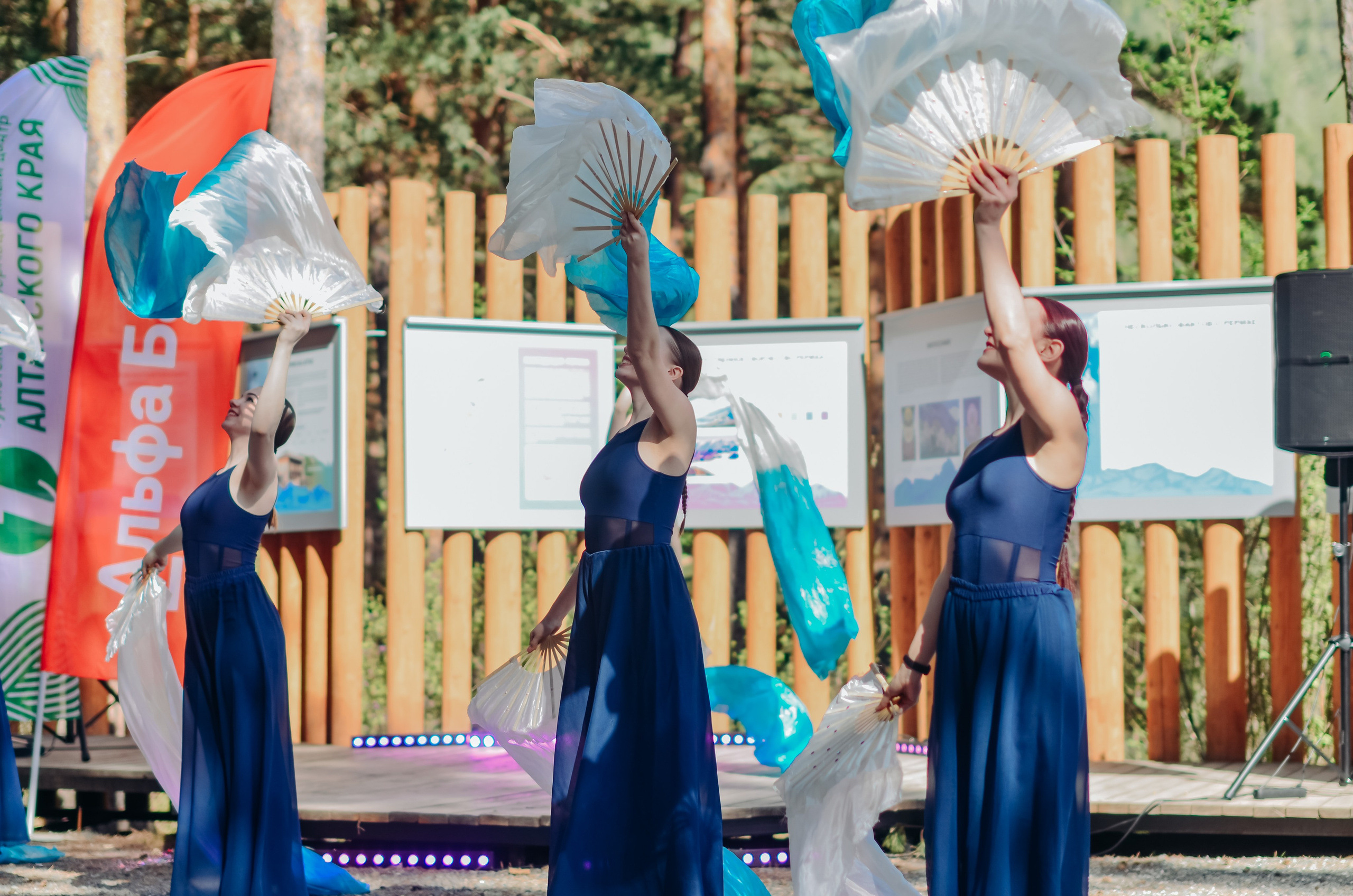 Фестиваль «Цветение Маральника на Алтае 2025». Фоторепортаж. Денисова Аля — фотограф для парных съемок и индивидуальных историй в Барнауле