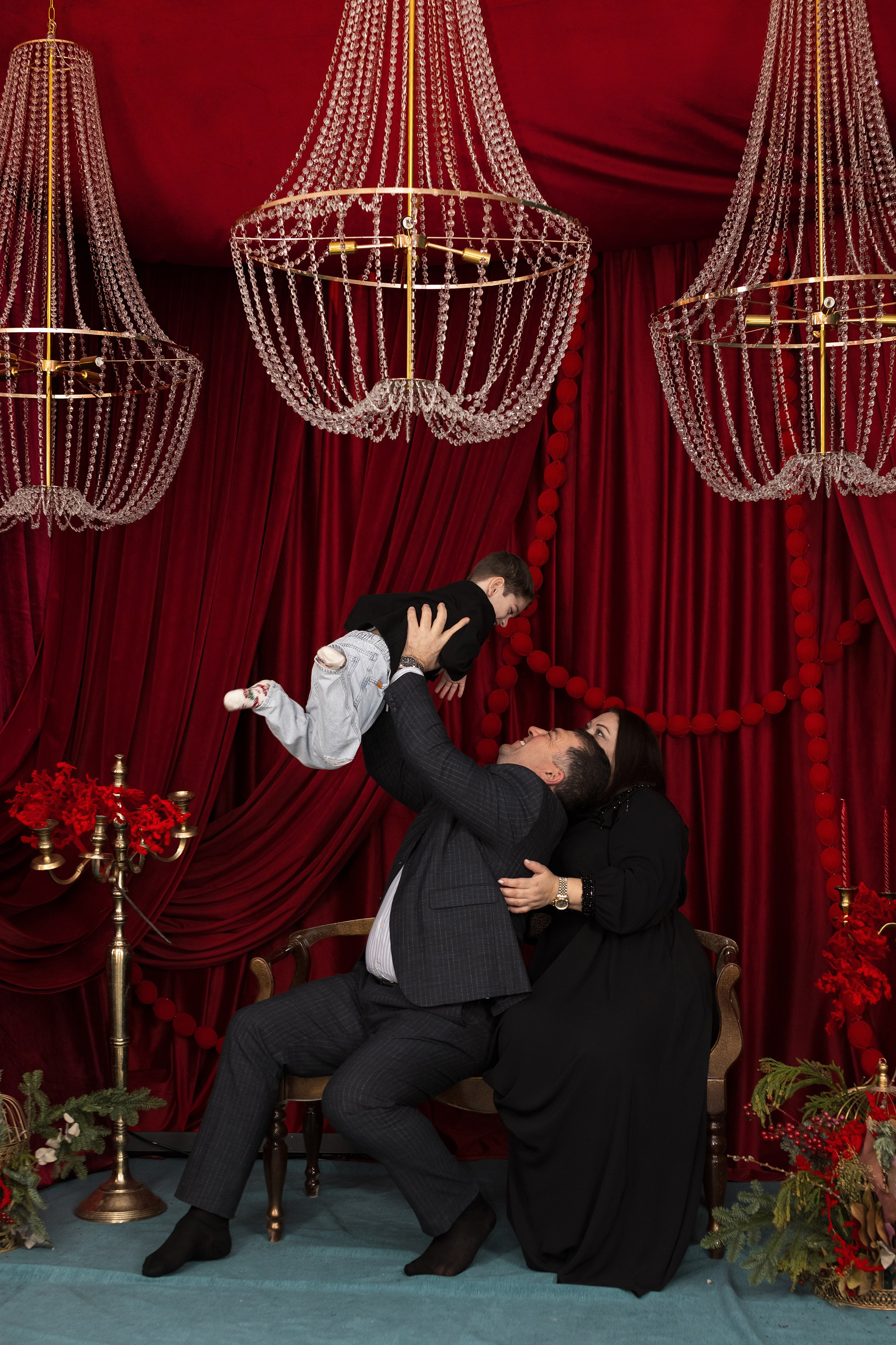 Амина с семьёй. Свадебный и семейный фотограф в Каспийске Алёна Нурмагомедова