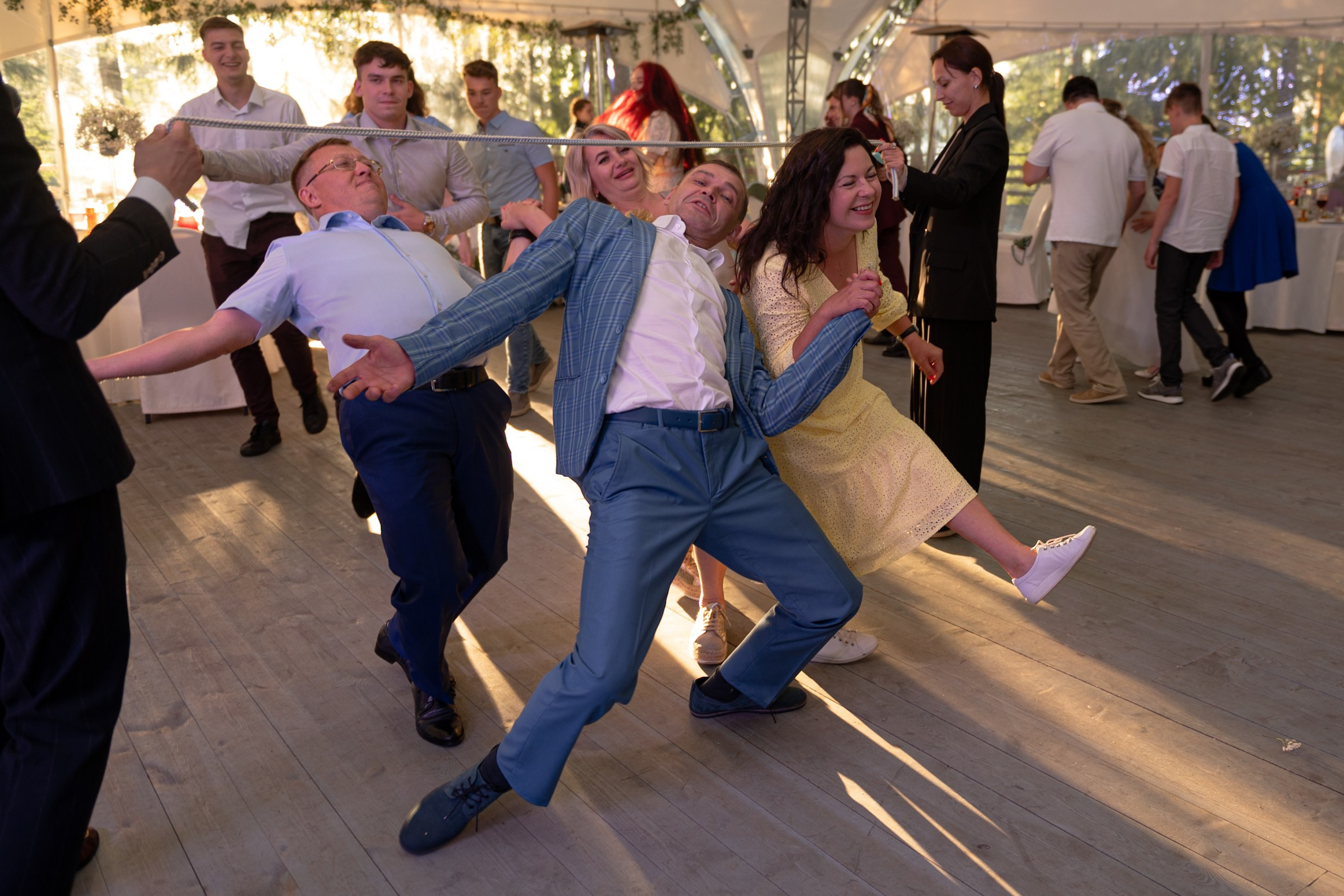 Весь день под дождем, вечером закат на озере. Свадебный и семейный фотограф София Невская