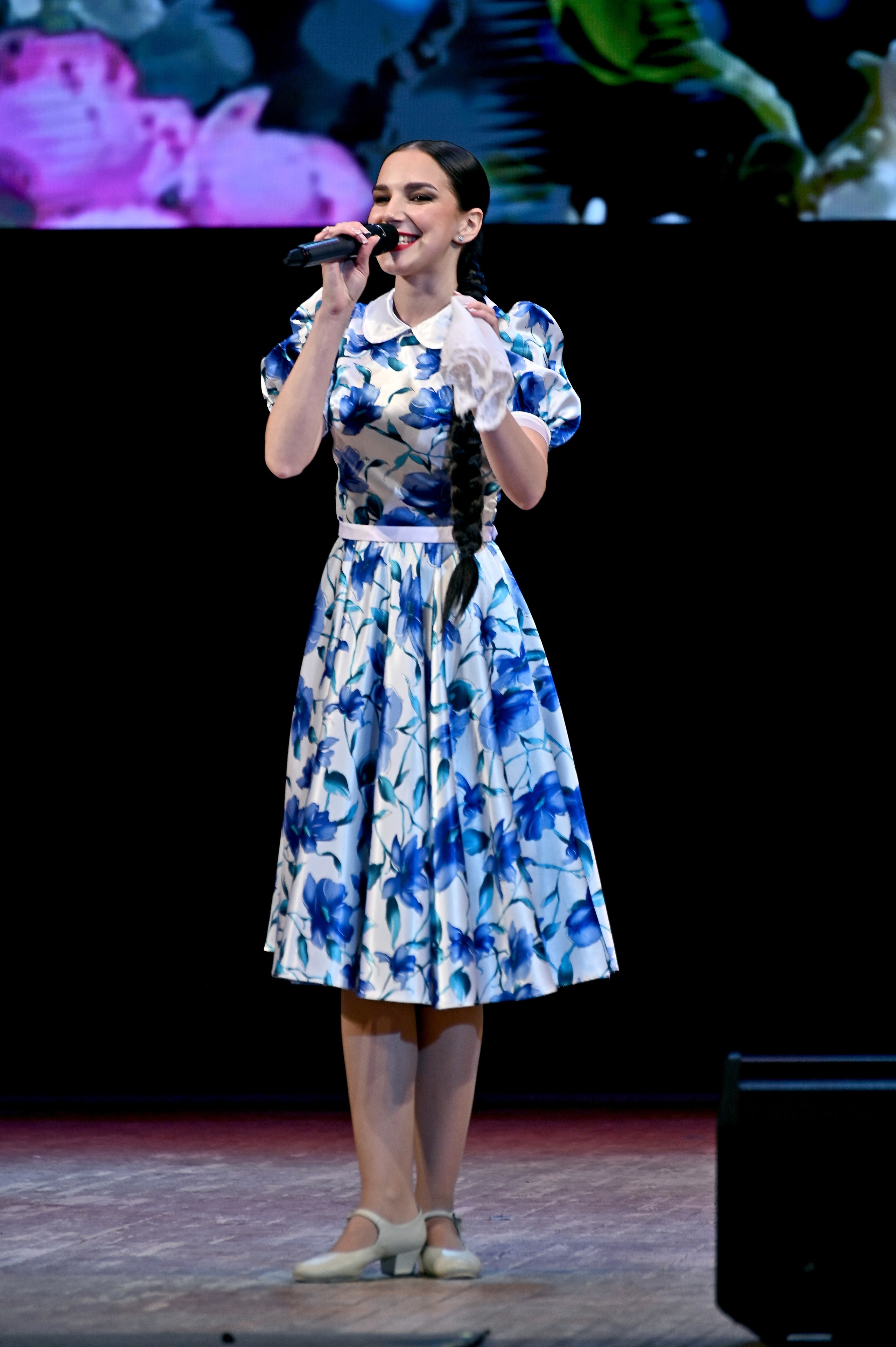 АНСАМБЛЬ ПЕСНИ И ТАНЦА «ДОНБАСС». ФОТОГРАФ ВАШИХ МЕРОПРИЯТИЙ РЯЗАНЬ СЕРГЕЙ КЛЮЕВ Концертная фотография близка к репортажу и портретной съемке