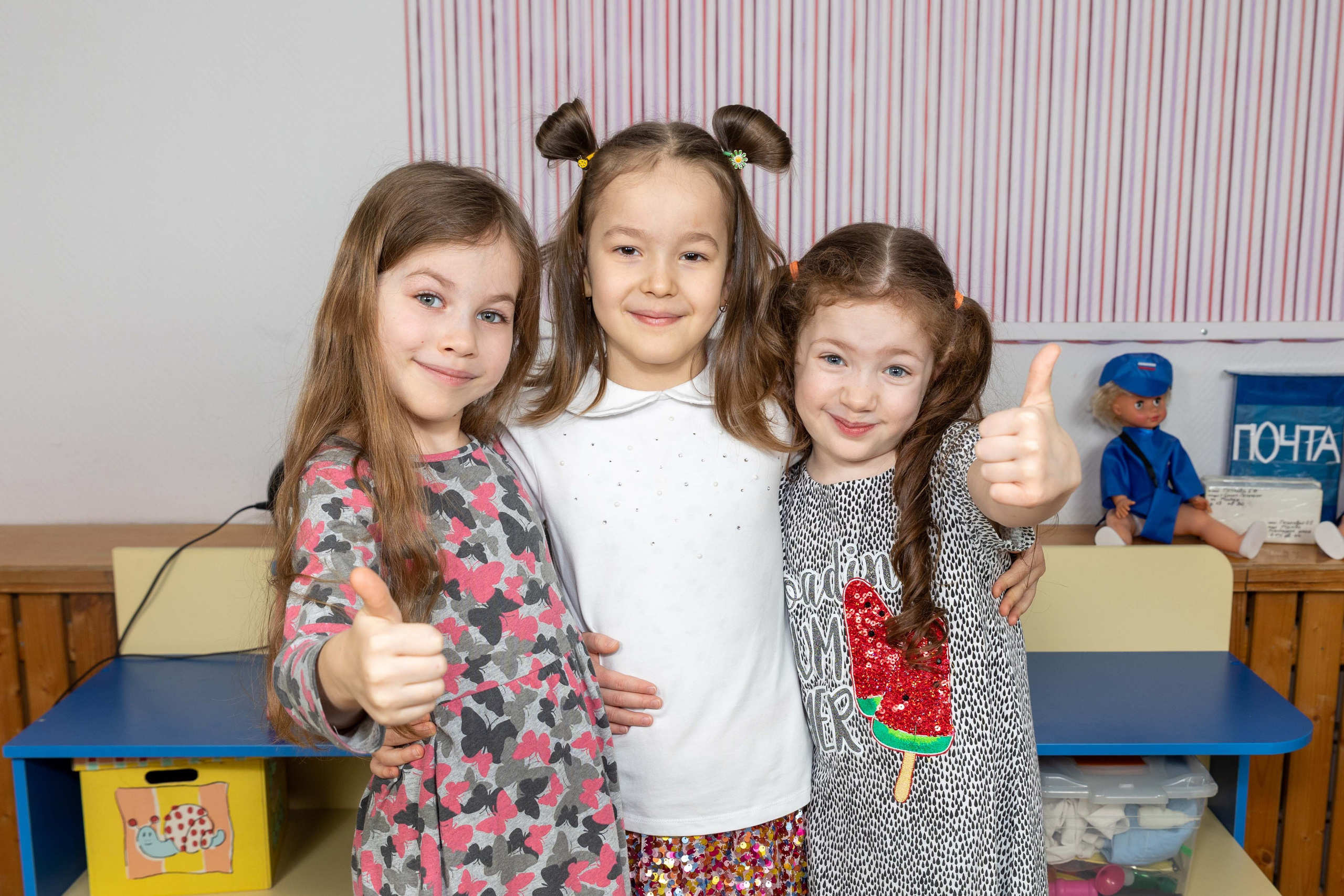 Групповые фотографии, фото с лучшим другом. Школьный и детсадовский фотограф Москва. Детский фотограф