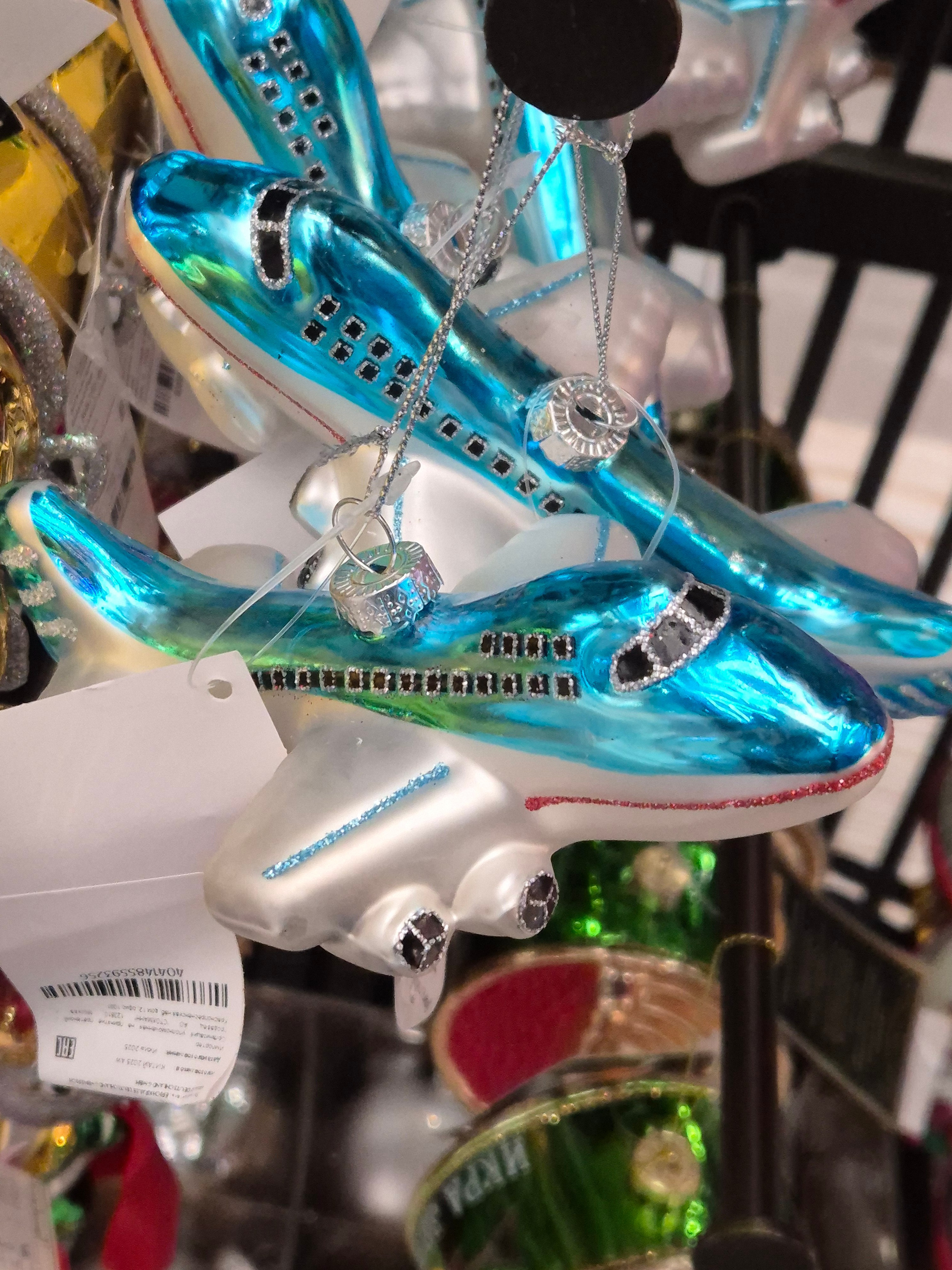 Тематика украшений города в этом году - детские игрушки