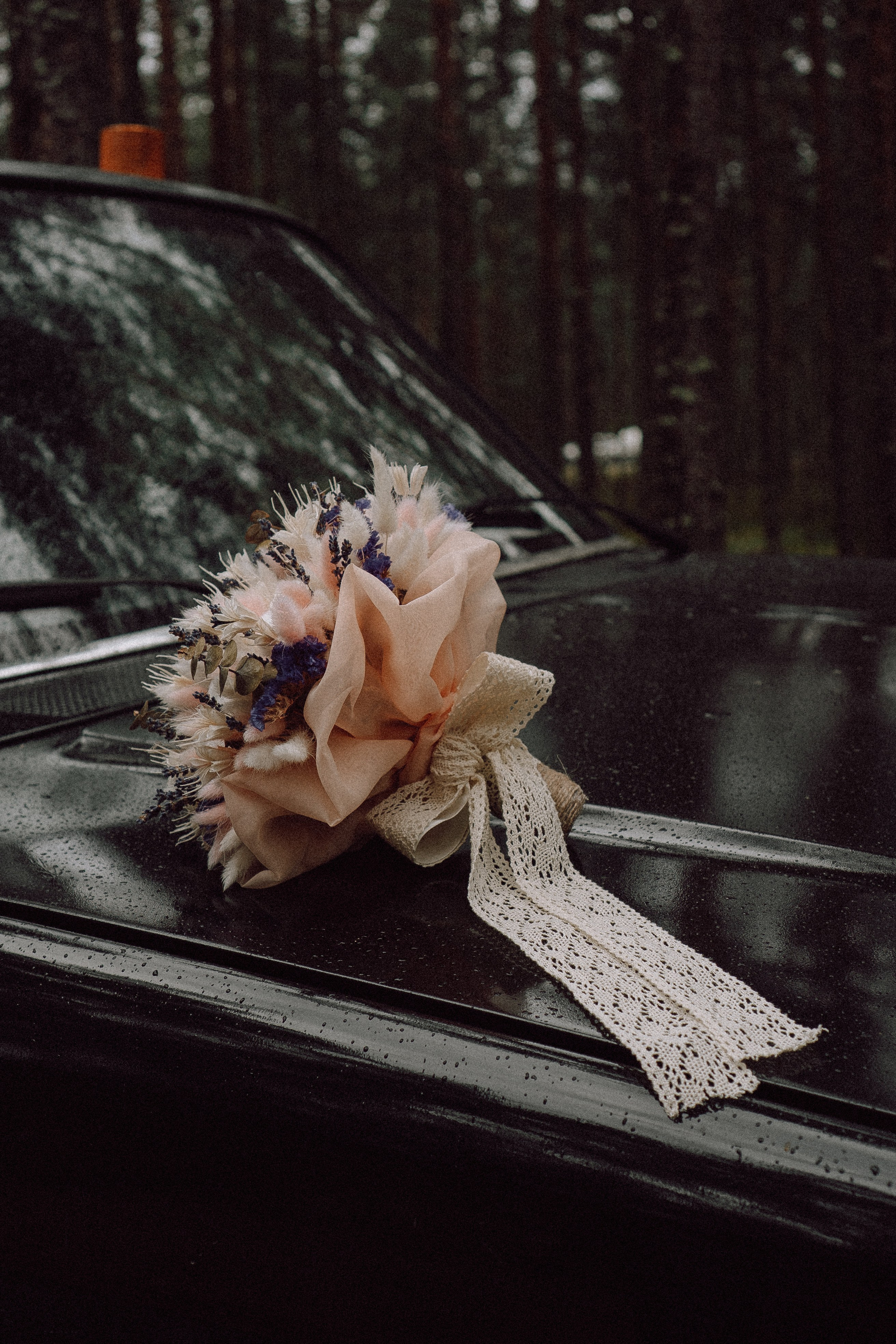 СВАДЕБНАЯ ФОТОСЕССИИЯ ПАРЫ В ГОРОДЕ ПРИОЗЕРСК В СОСНОВОМ ЛЕСУ И С ПИКАПОМ. Профессиональный фотограф, Санкт-Петербург — Виктория Богомолова