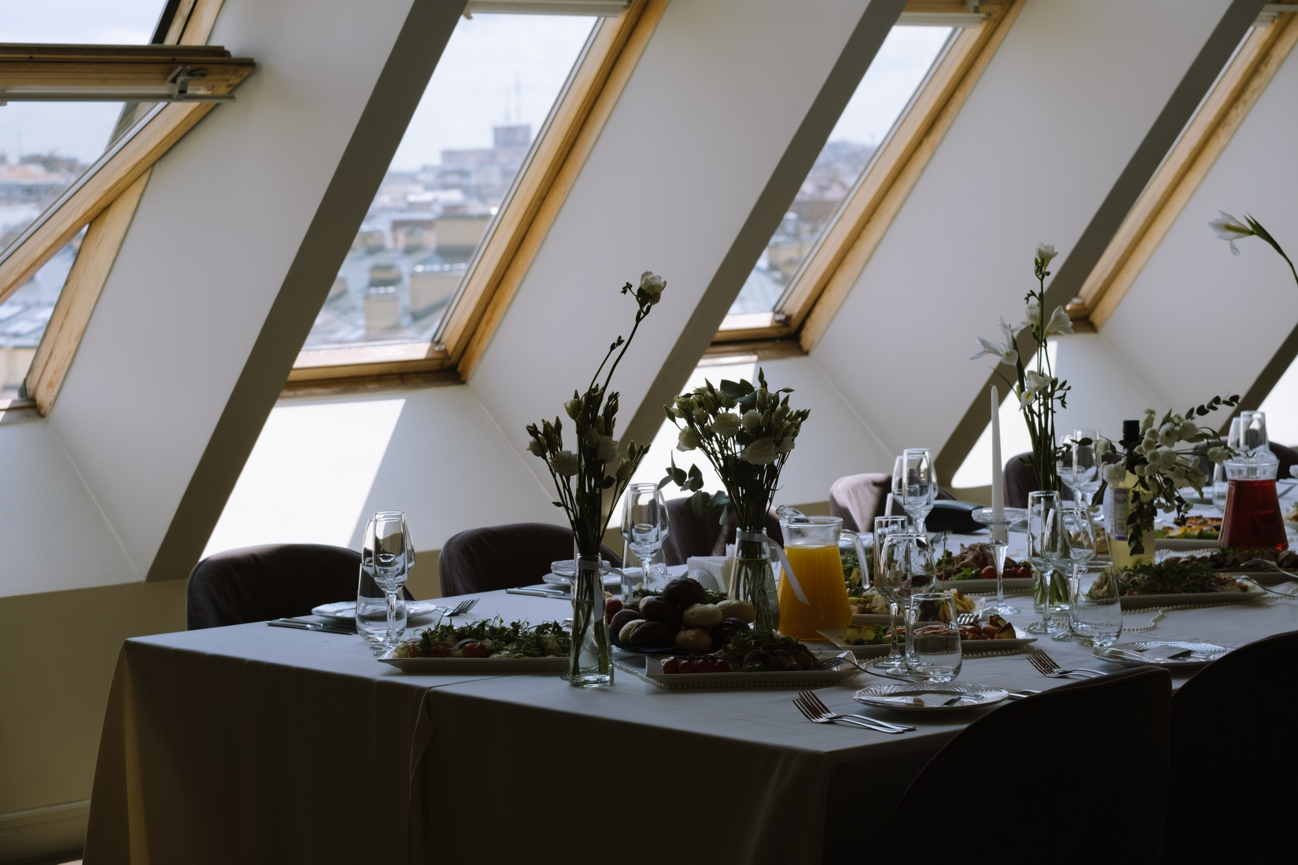 СВАДЕБНЫЙ БАНКЕТ НА ВЛАДИМИРСКОЙ В САНКТ-ПЕТЕРБУРГЕ (КАМЕРНАЯ СВАДЬБА). Профессиональный фотограф, Санкт-Петербург — Виктория Богомолова