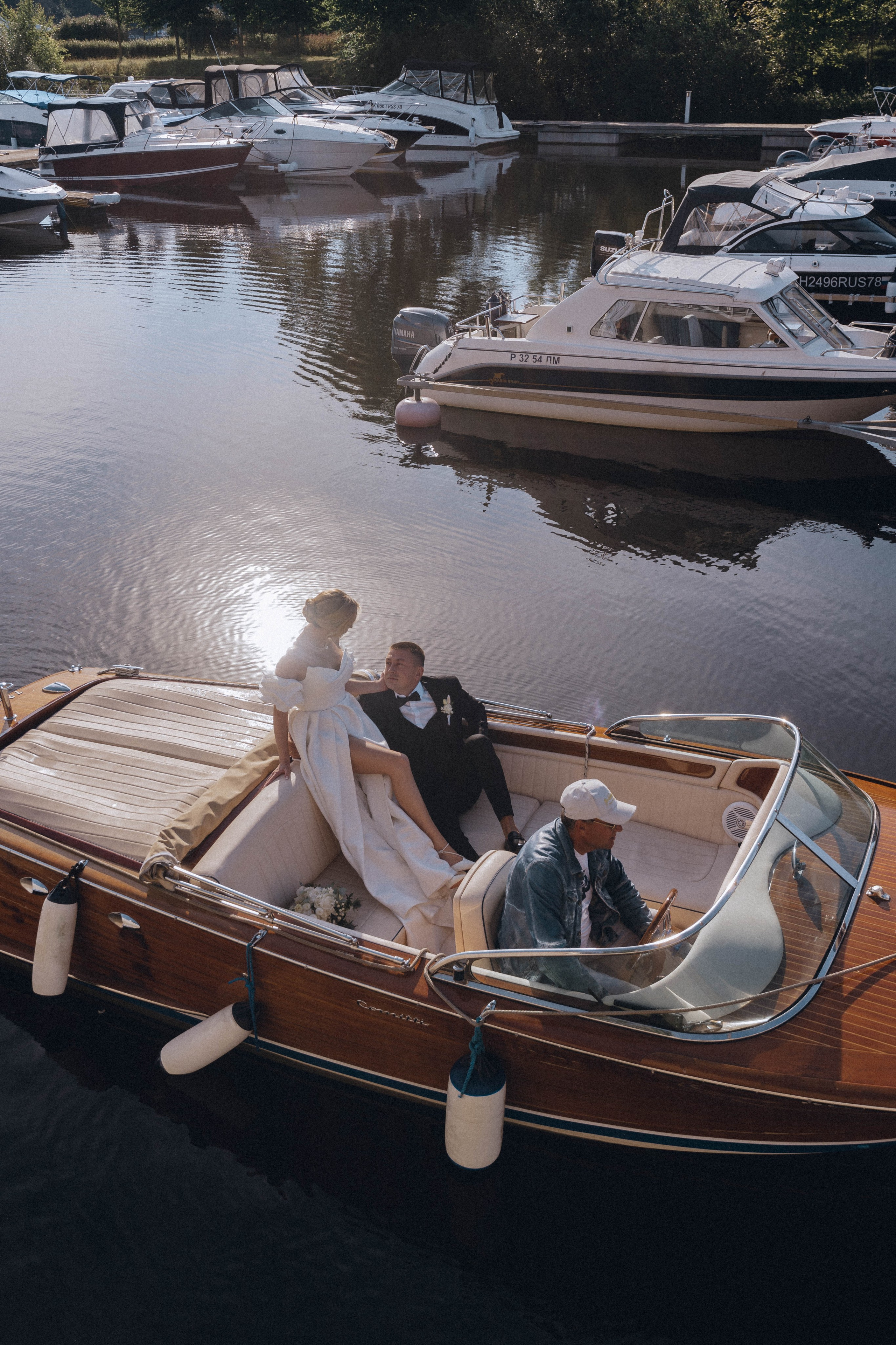 СВАДЕНБНАЯ СЬЕМКА НА КАТЕРЕ ПО КАНАЛАМ САНКТ-ПЕТЕРБУРГА И В АКВАТОРИИ НЕВЫ. Профессиональный фотограф, Санкт-Петербург — Виктория Богомолова