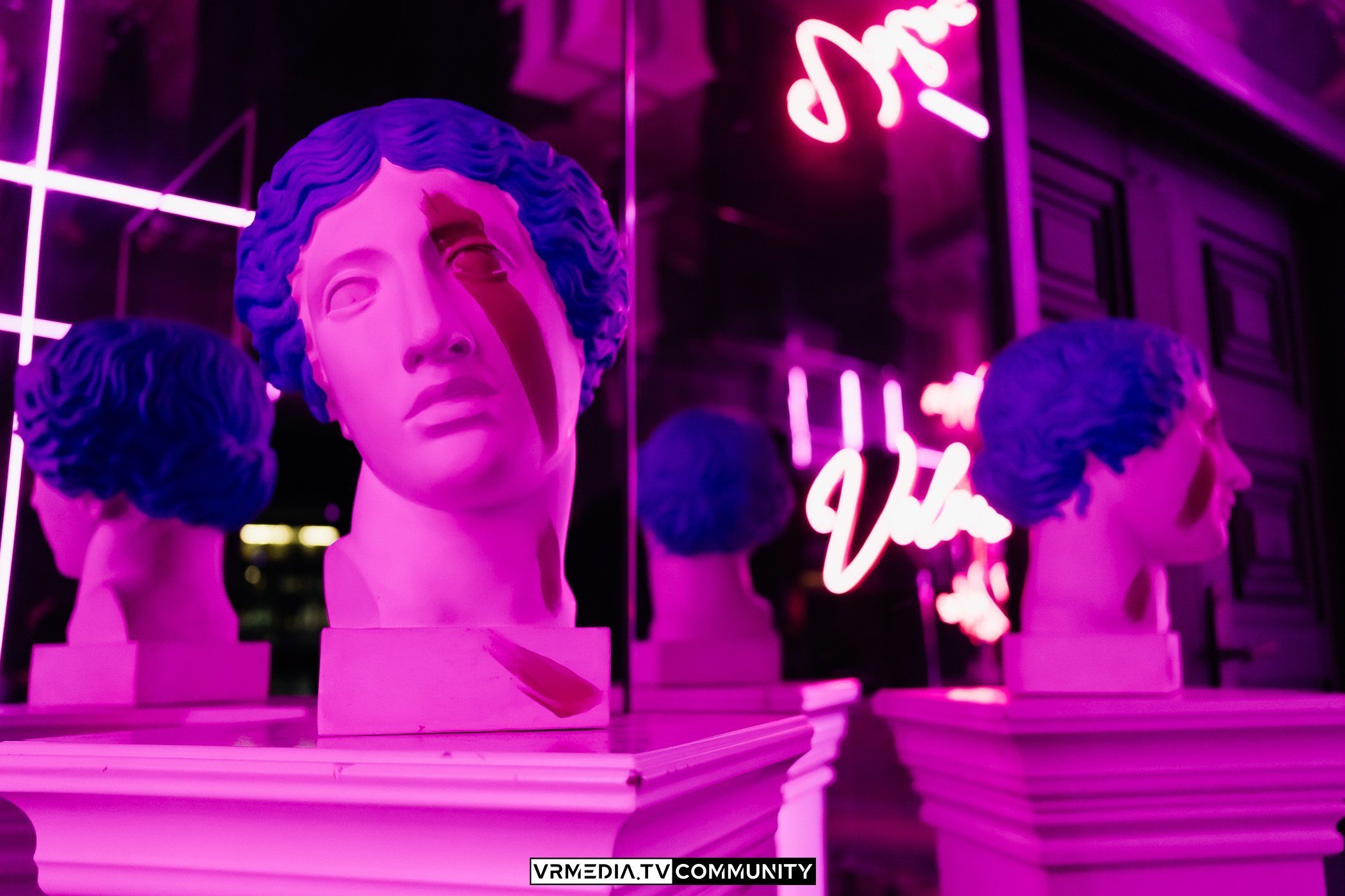 Караоке-бар «Volna»: Сиреневая вечеринка