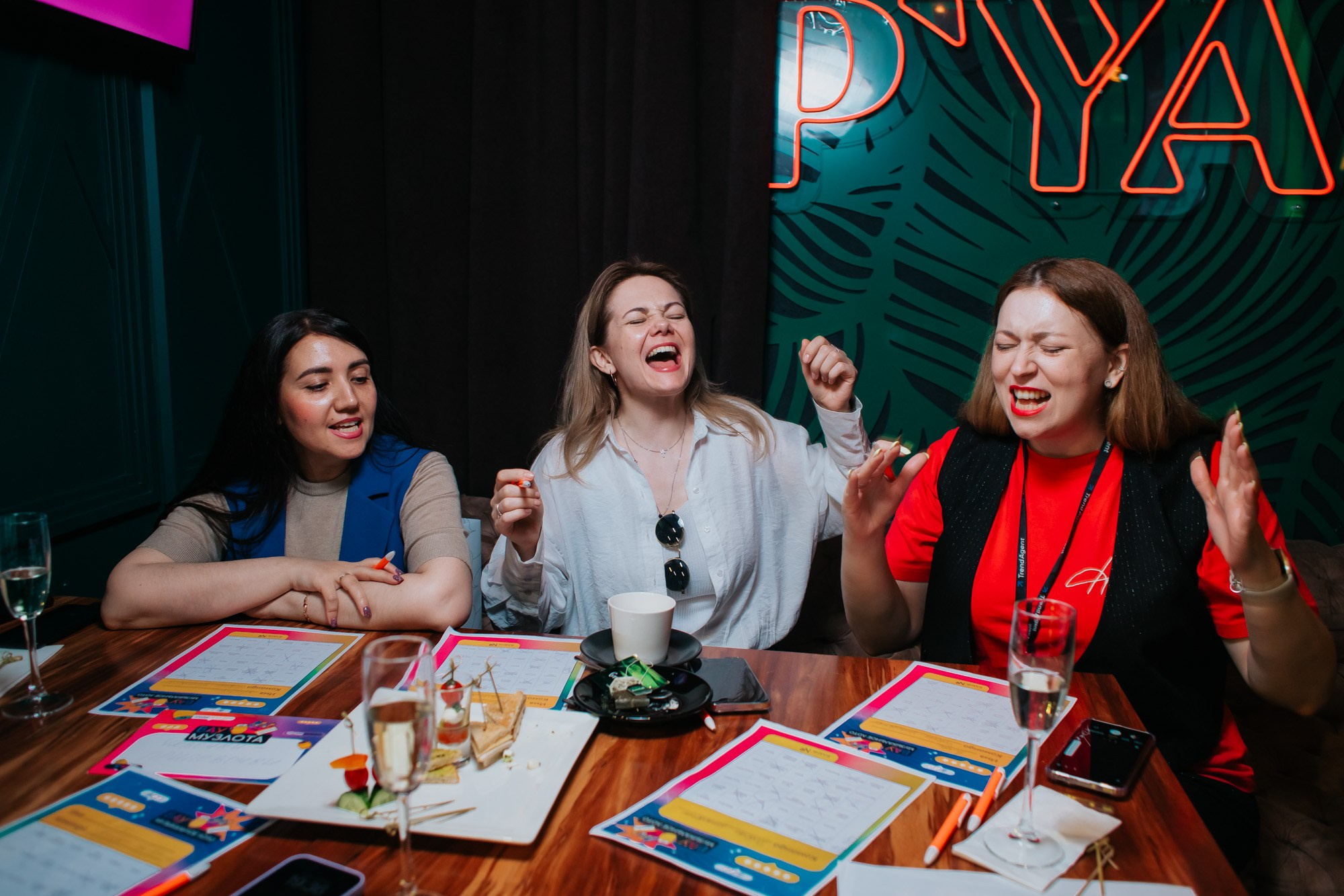 Синара в P’yano. Свадебный и репортажный фотограф в Екатеринбурге и Сухом Логу