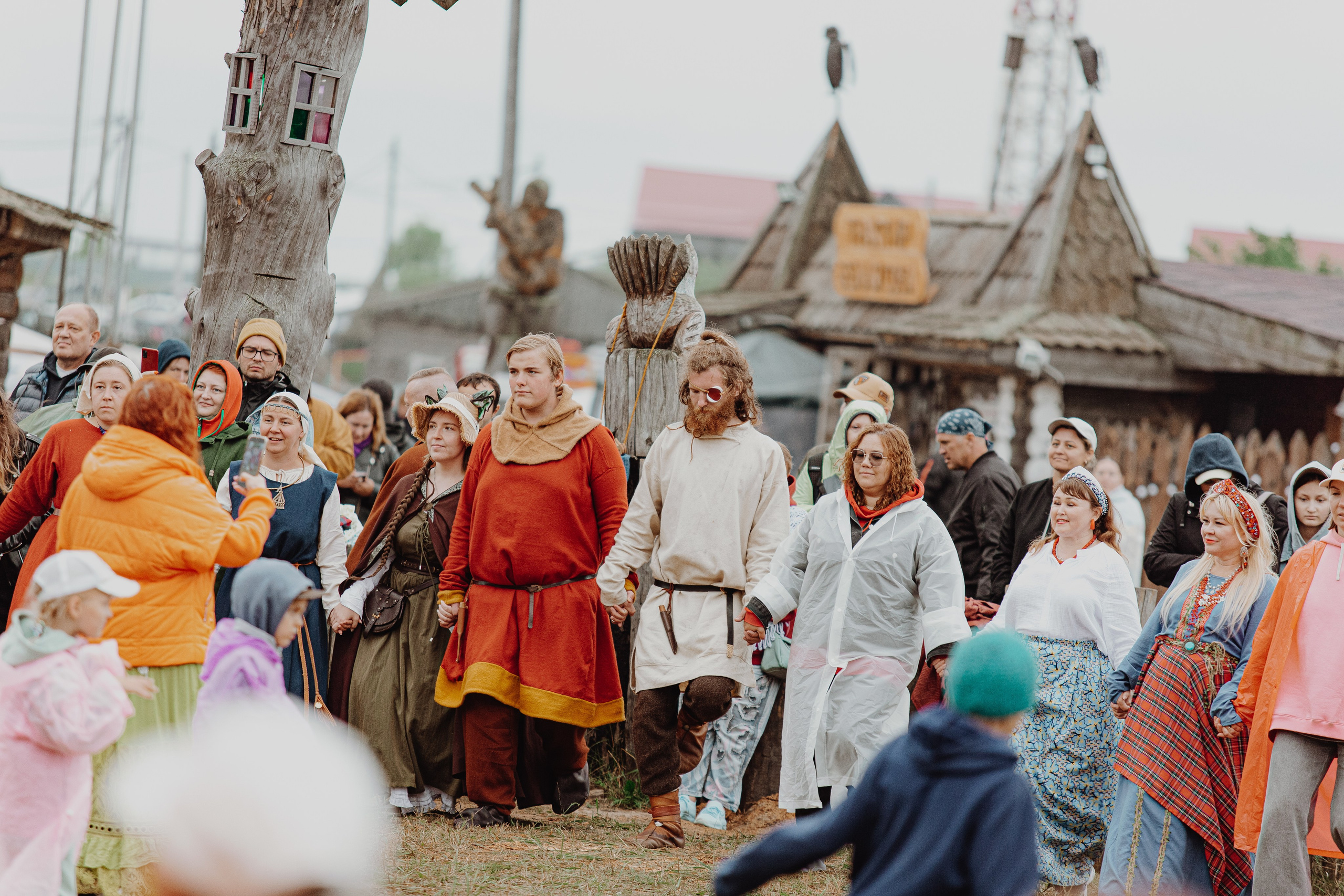 Фестиваль «Абалакское поле» XVI. Арт-фотограф Крис Л. в Тобольске: портрет, семейные, свадьбы