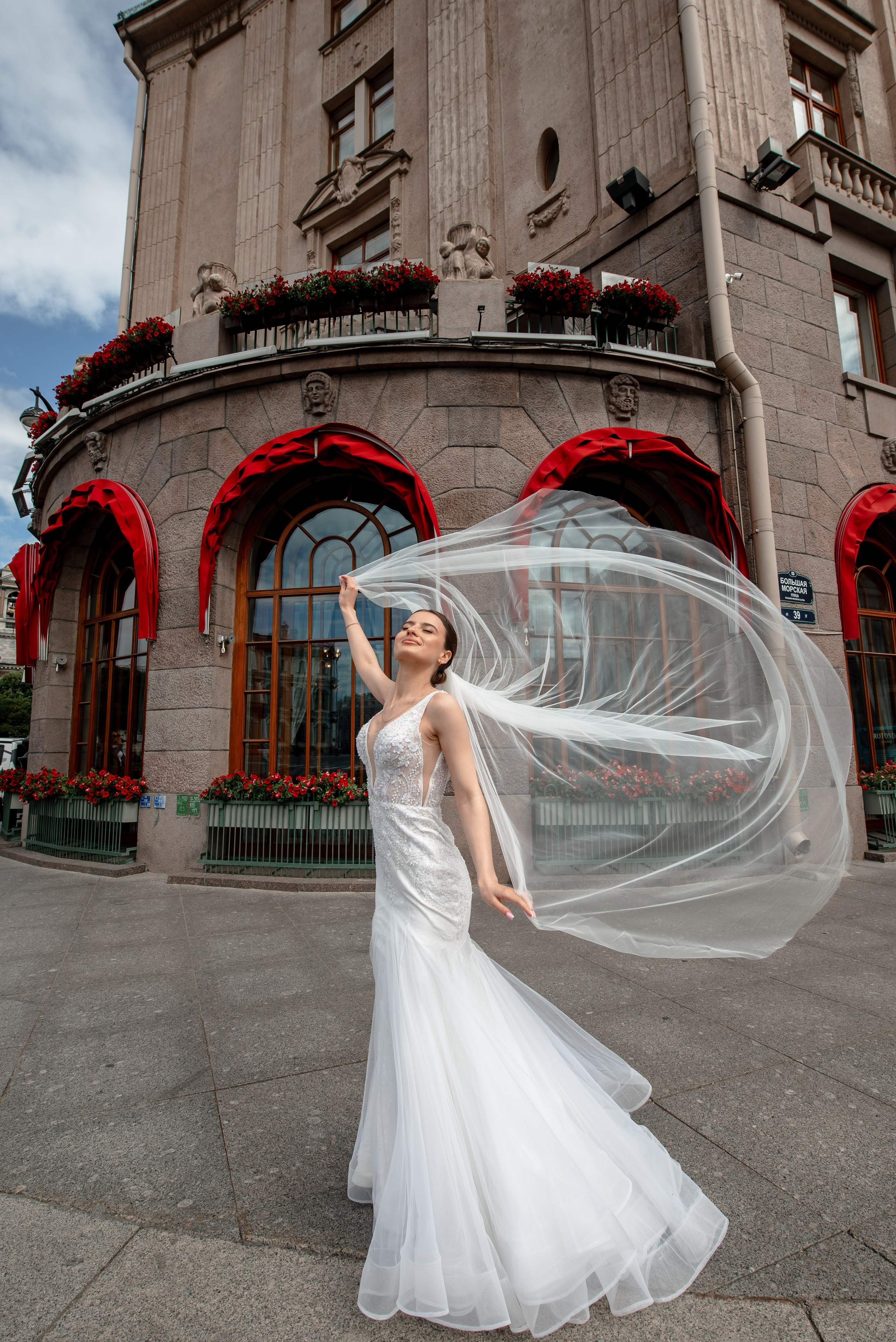 Елизавета и Максим (фотосессия у Дворца Штиглица, набережная Мойки и у Законодательного собрания). Портретный, семейный и свадебный фотограф в Санкт-Петербурге и в Пушкине Ширяев Денис