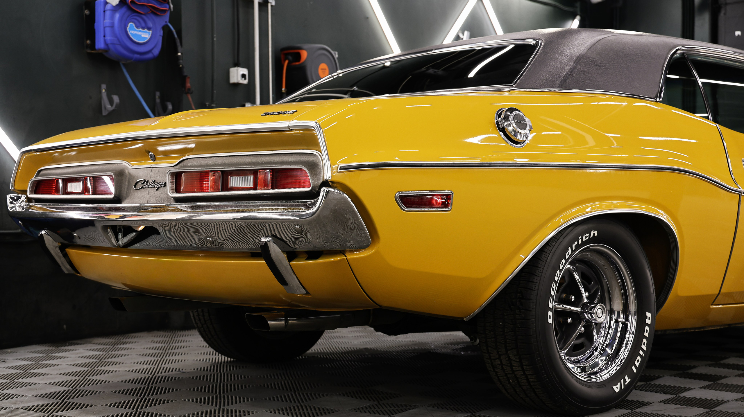 Dodge Challenger. NK