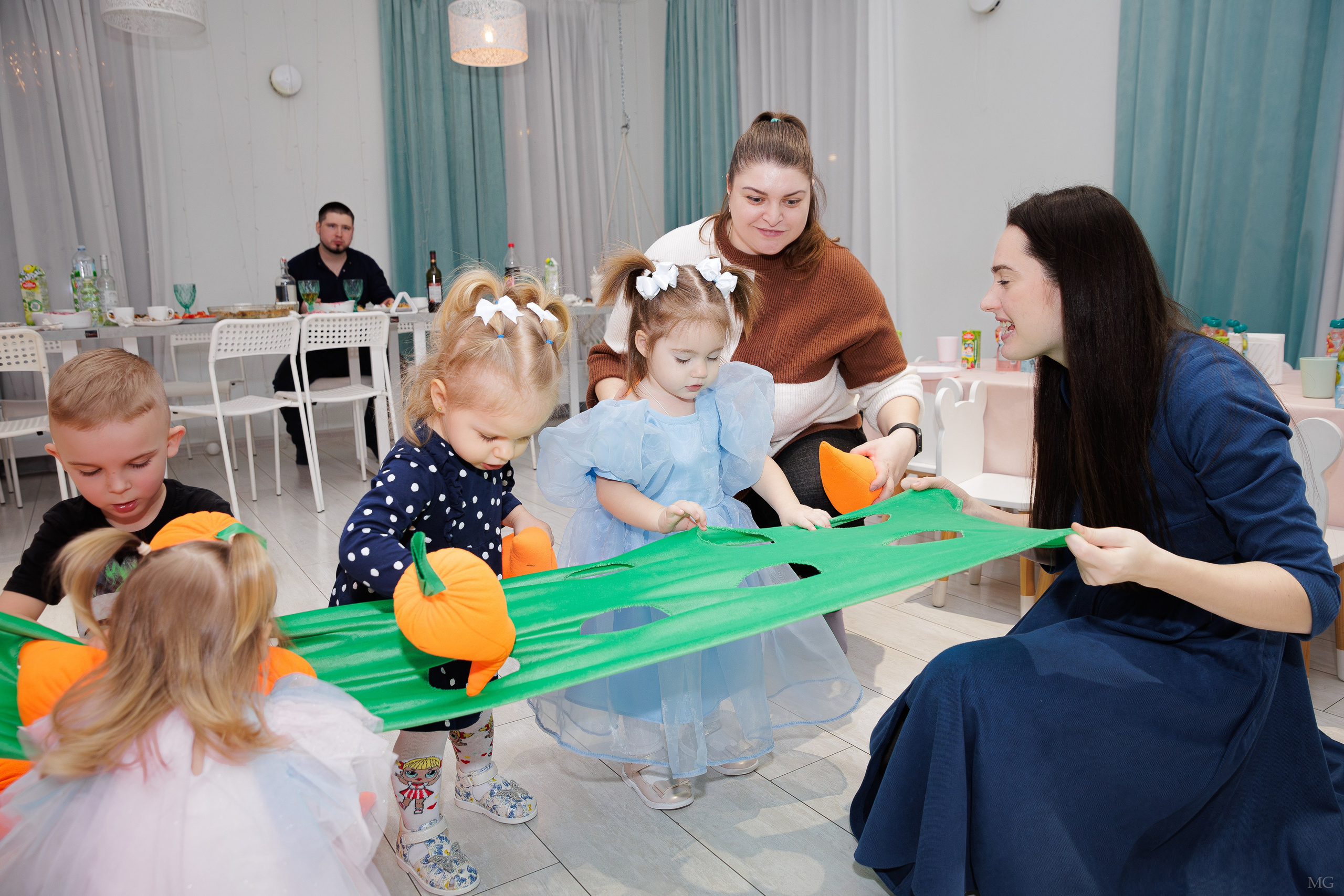 Варюше 2 Годика. Маша Гонтарь Семейный домашний репортажный фотограф в Санкт-Петербурге