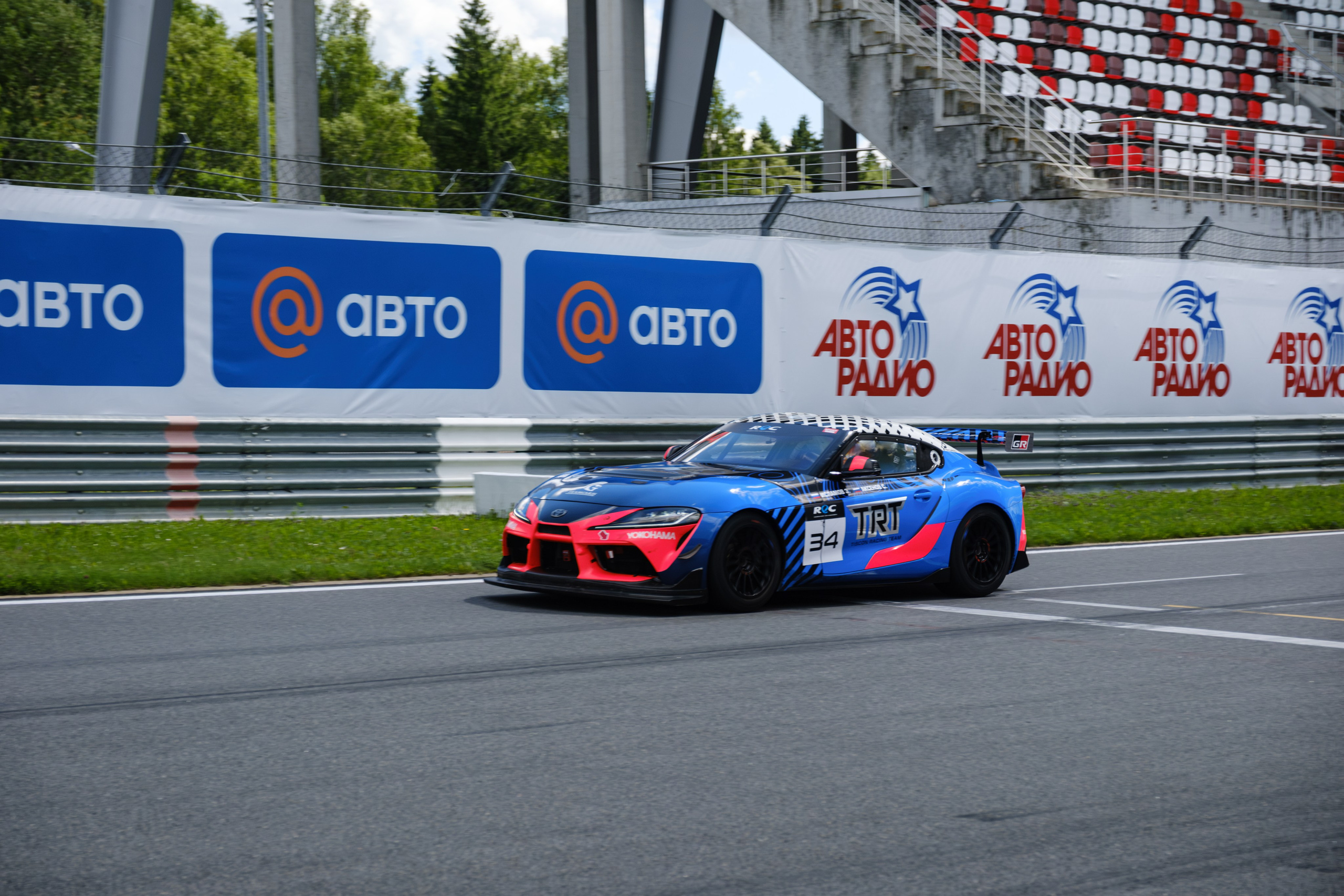 Российская серия гонок на выносливость. Авто и мотоспорт — фотограф Антон Медведев iCoguar