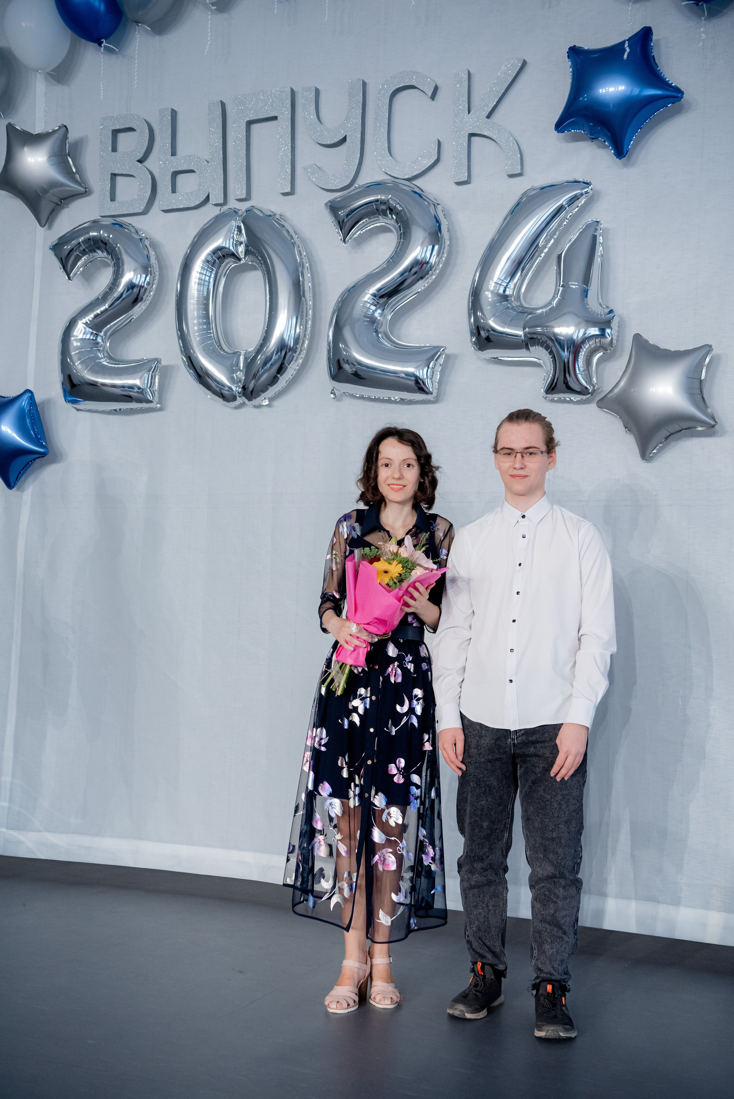 86 школа. Вручение. ДК Тракторозаводского района. Фотограф в Волгограде и Волжском Александр Горбань