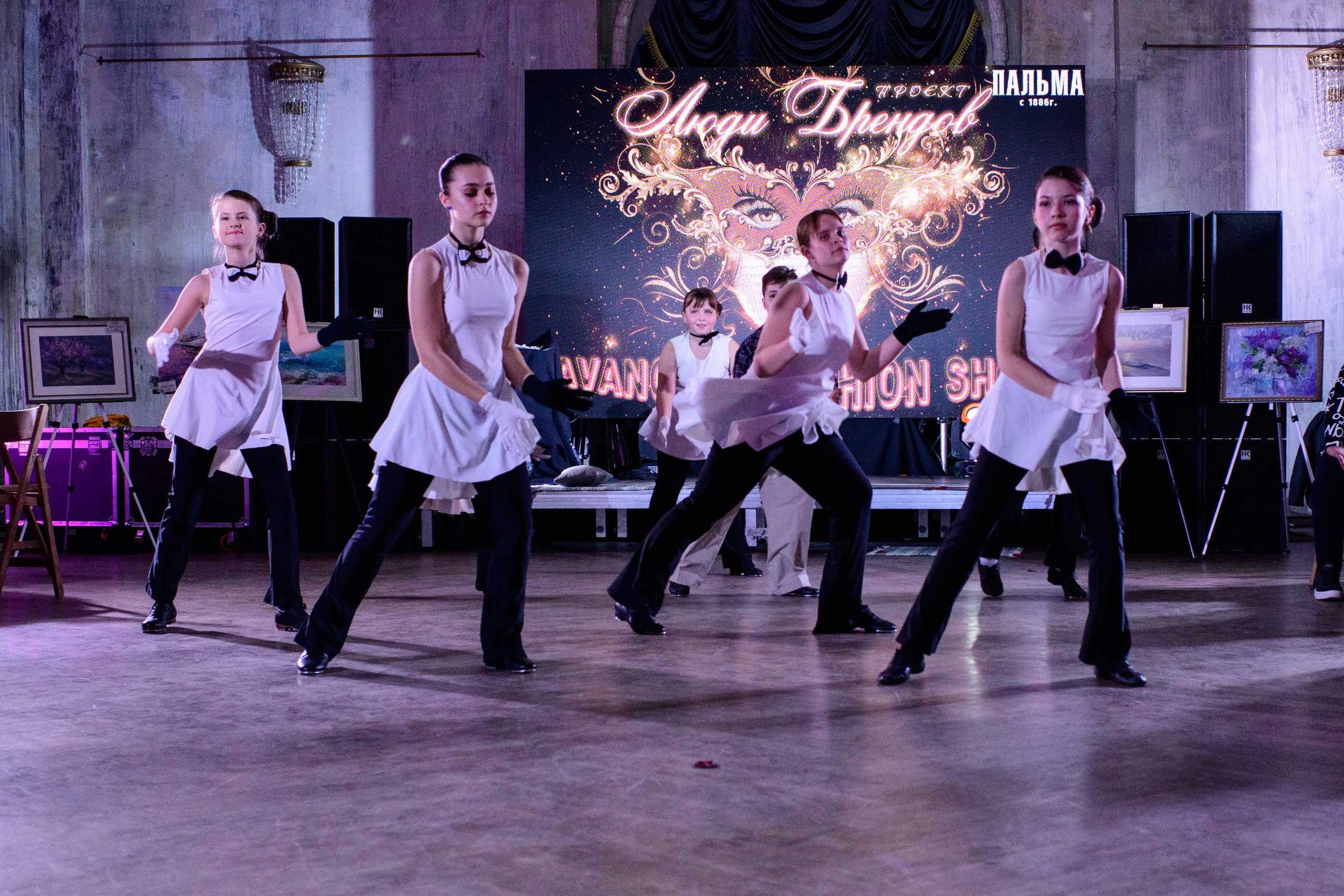 Репортаж модного показа «Люди брендов». Организация и проведение фотосъемок в Санкт-Петербурге. Фотограф Смирягин Илья