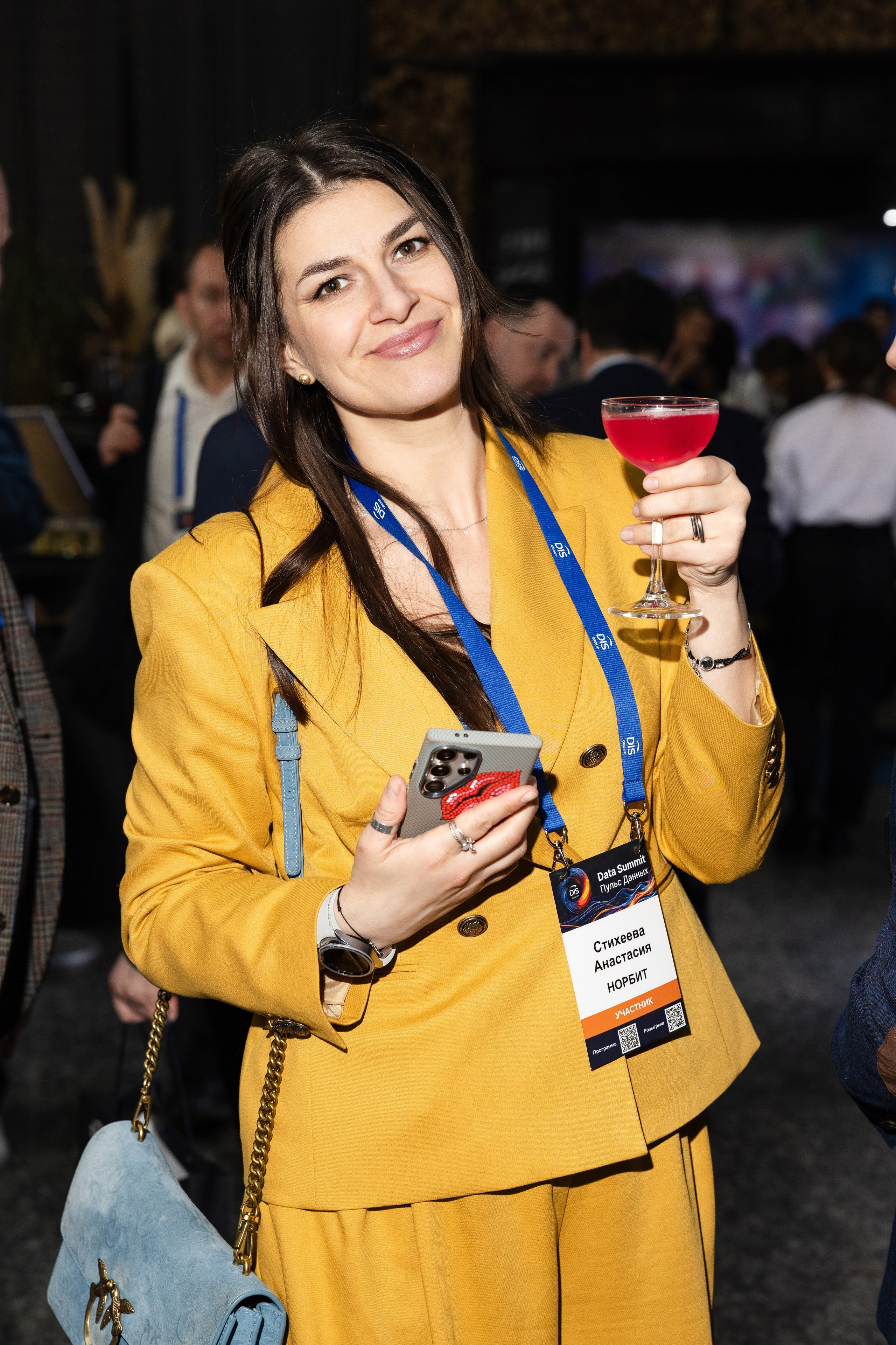 Data Summit 2025 (1). Свадебный репортажный фотограф в Москве