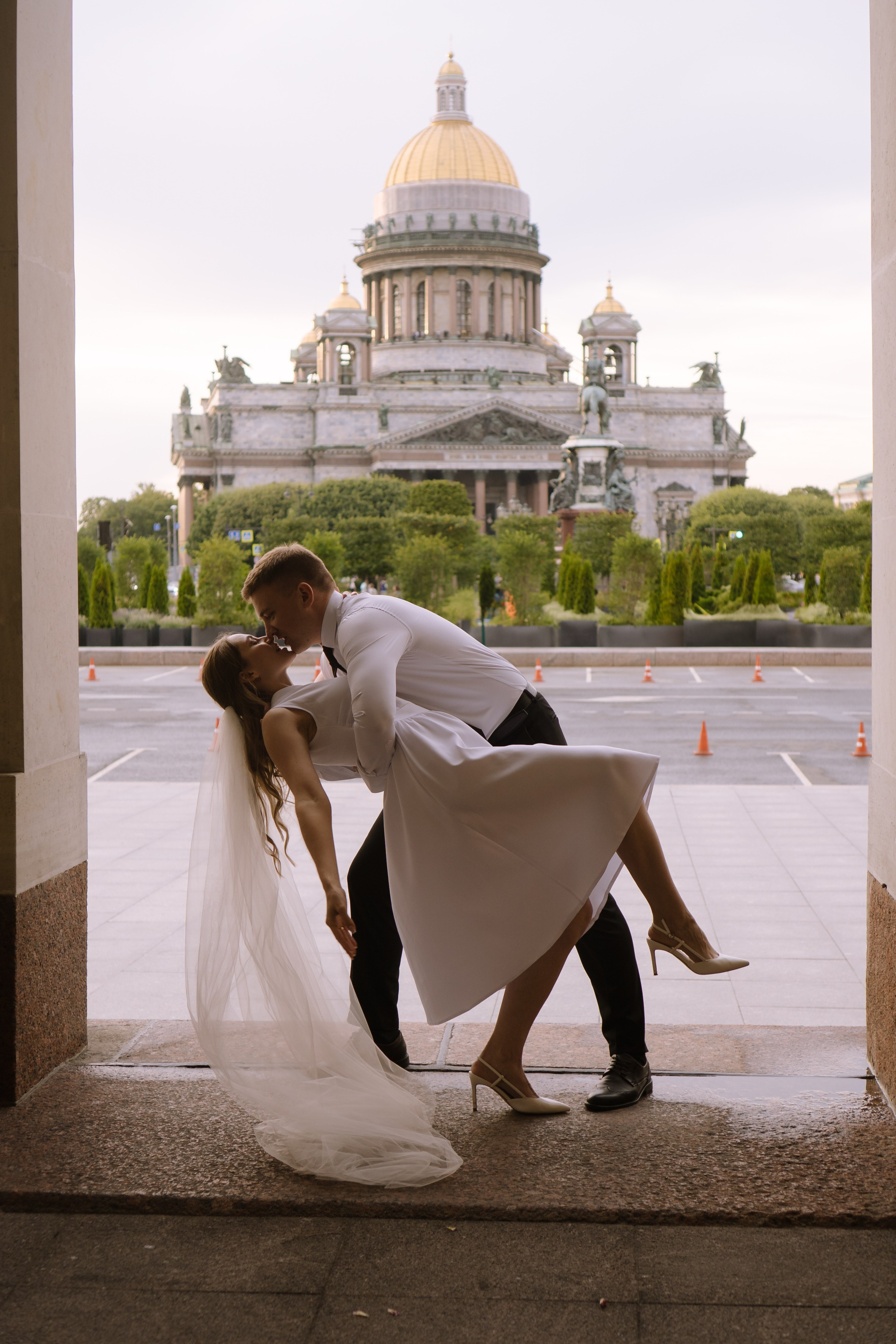 СВАДЕБНАЯ СЬЕМКА С ИСАКИЕВСКИМ СОБОРОМ, АСТОРИЯ И ЗАКОНОДАТЕЛЬНОЕ СОБРАНИЕ. Профессиональный фотограф, Санкт-Петербург — Виктория Богомолова