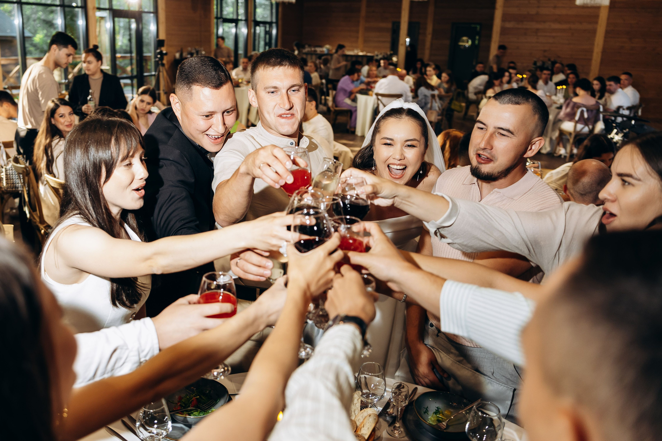 свадебный банкет в Казани. Площадка Веранда Лес. Свадебный фотограф Казань