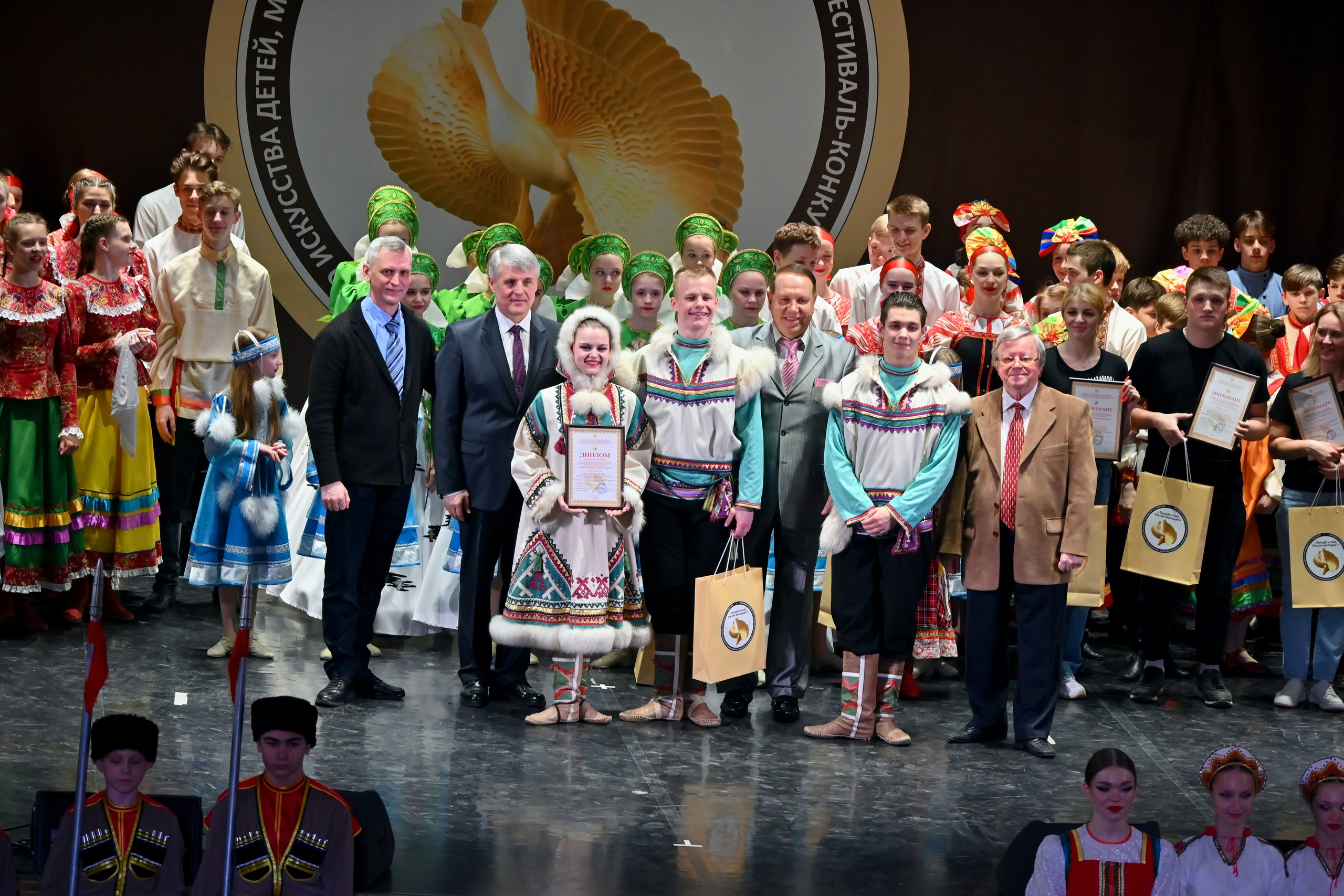 Гала-концерт. Танцуй и пой, Россия Молодая! 22.04.2024. Профессиональный фотограф в Москве Алёна Котова