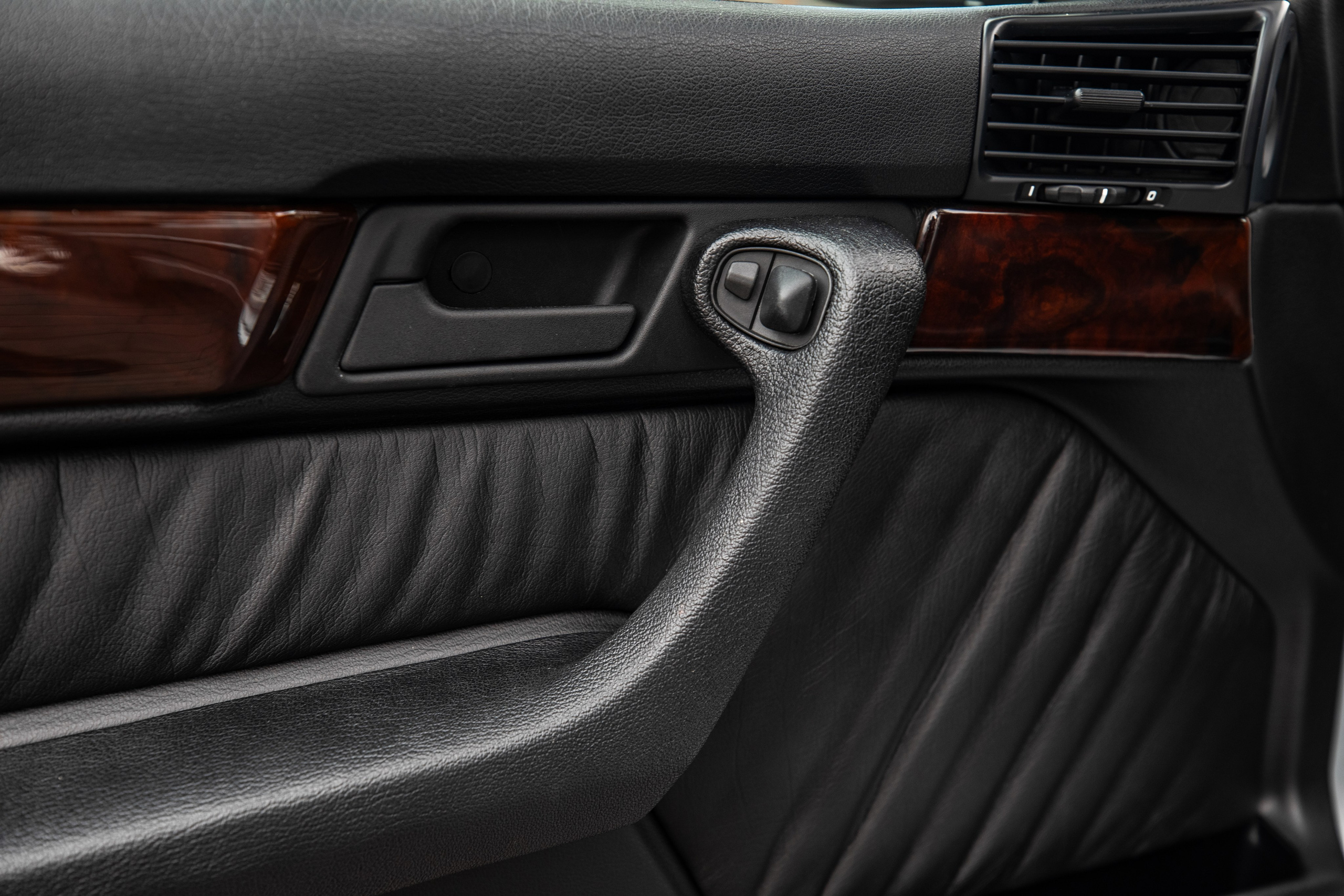 BMW E34. Автомобильный фотограф в Москве Андрей Емельянов