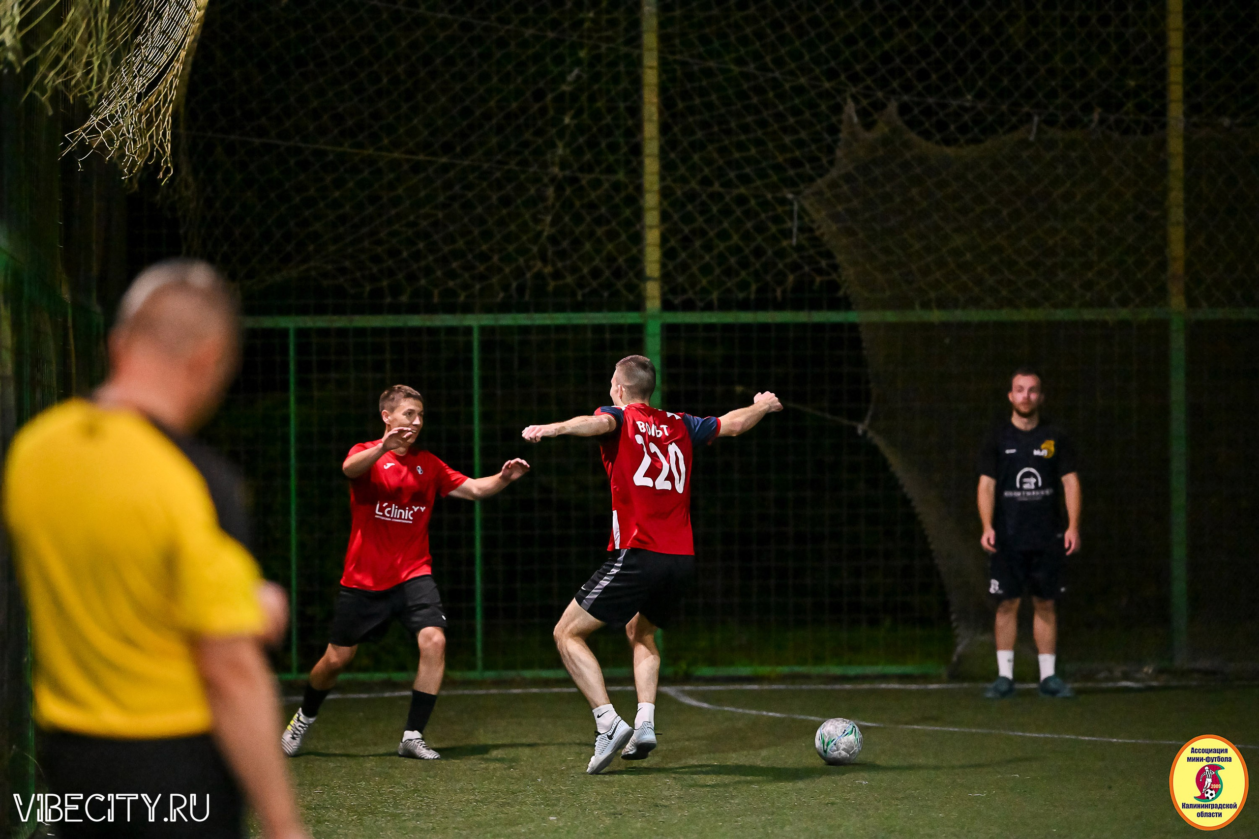 ФИНАЛЬНЫЕ ИГРЫ КУБКА МИНИ-ФУТБОЛЬНОЙ ЛИГИ И КУБКА КОРПОРАТИВНОЙ МФЛ 2025. VIBECITY.RU Вайб Сити Ру Фоторепортажи Фотоотчеты Калининград