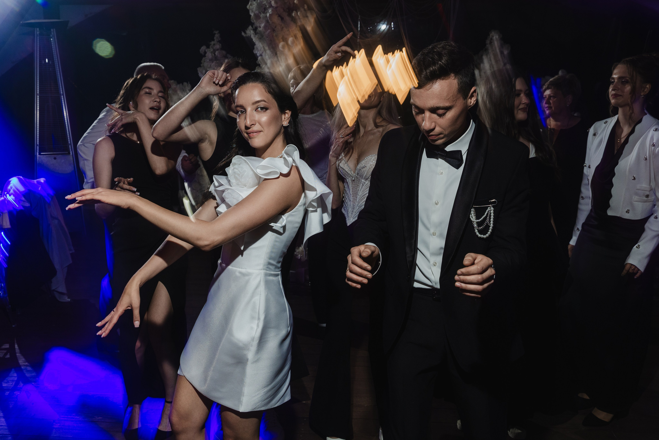 Свадебная фотосессия на берегу реки для Ивана и Влады в Н.Новгороде