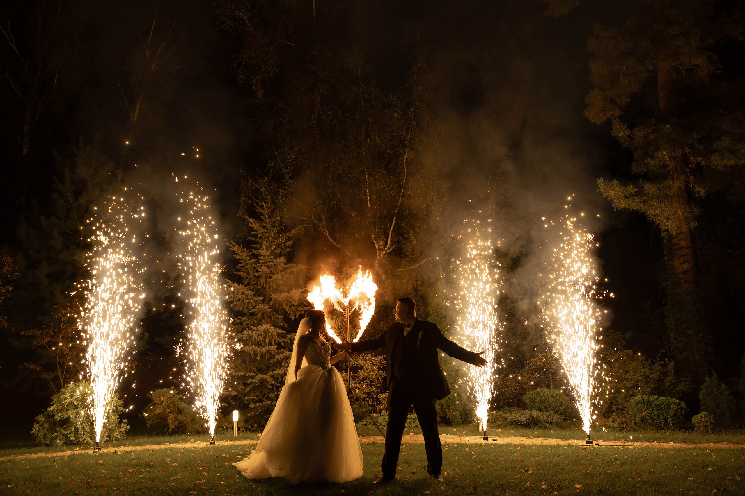 Свадебная история. Лесной Виладж. Свадебный и семейный фотограф Рассказова Виктория