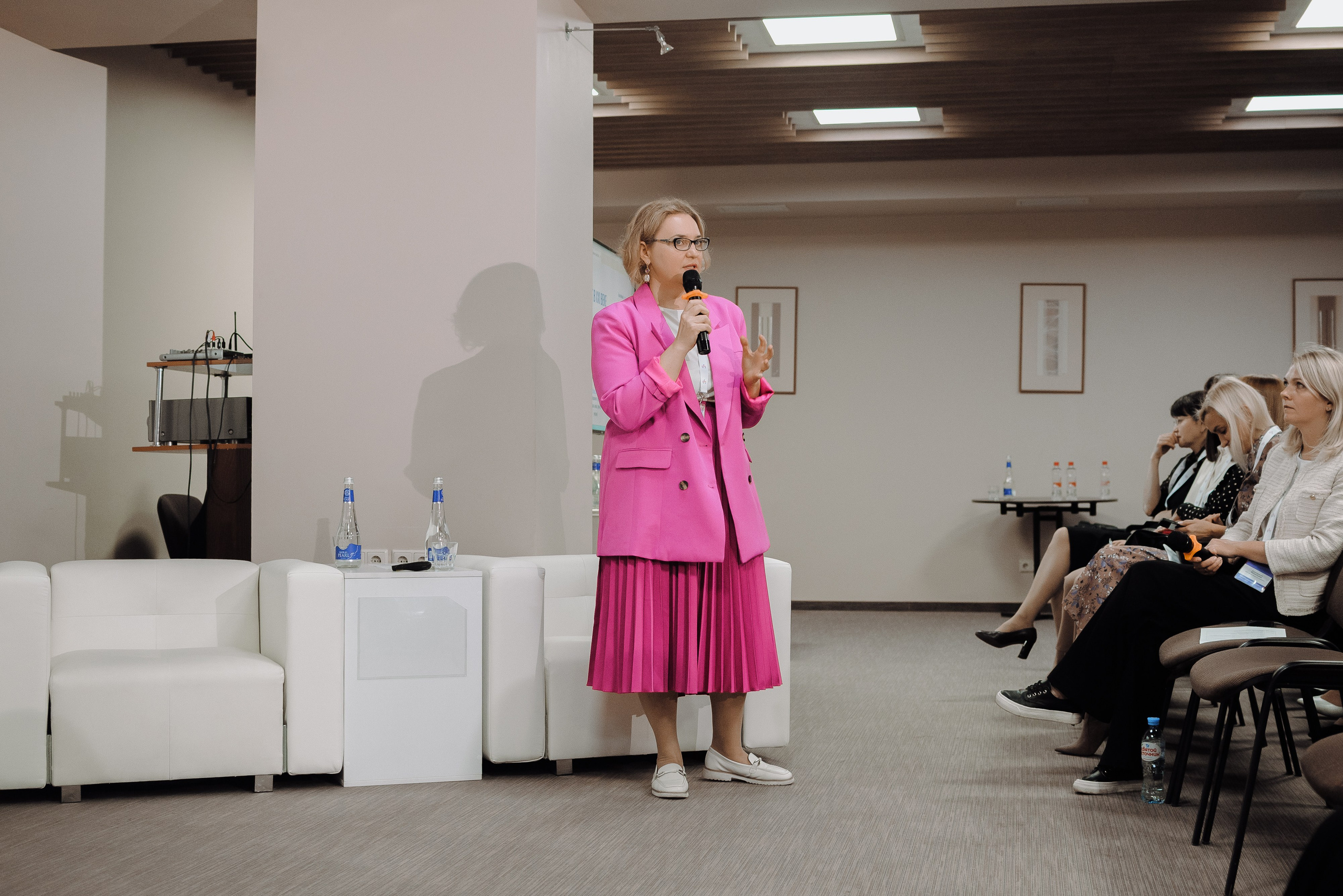 ОБЛАСТНАЯ КОНФЕРЕНЦИЯ «РАЗВИТИЕ ТУРИЗМА В ЧЕЛЯБИНСКОЙ ОБЛАСТИ». Репортажный фотограф Зуев Роман г. Челябинск