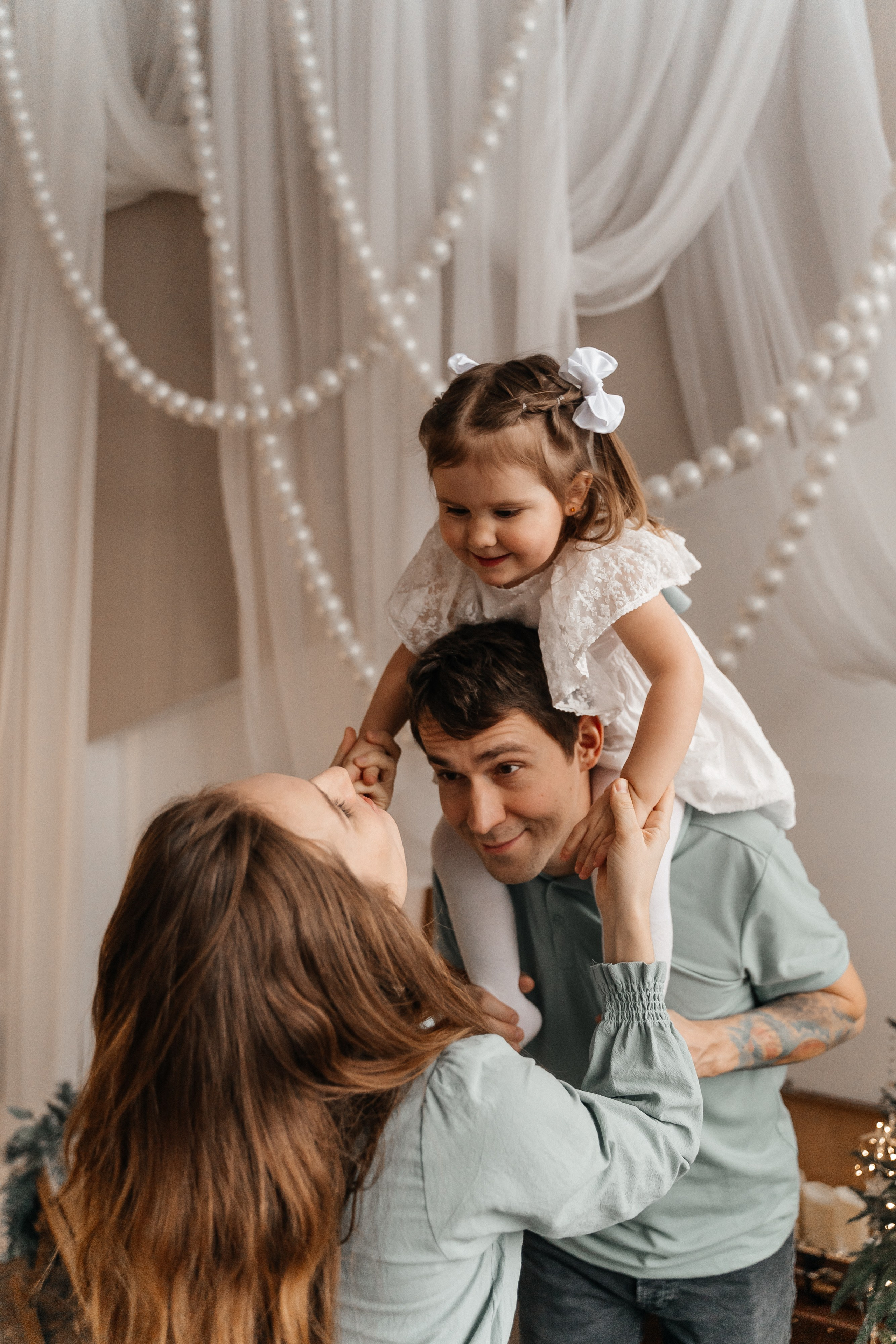 Серёжа, Аня и Василина. Волик Мария