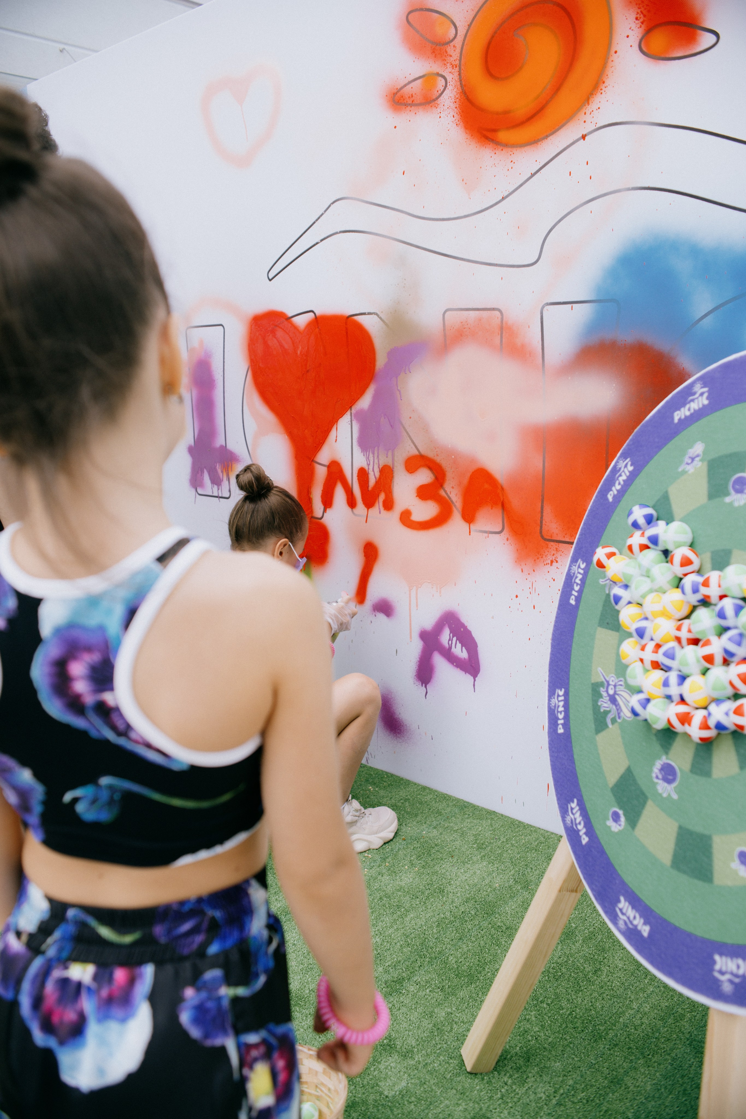 OK Mag SUMMER FEST 2025. Бэкстейдж и репортажный фотограф в Москве Артем Онацко